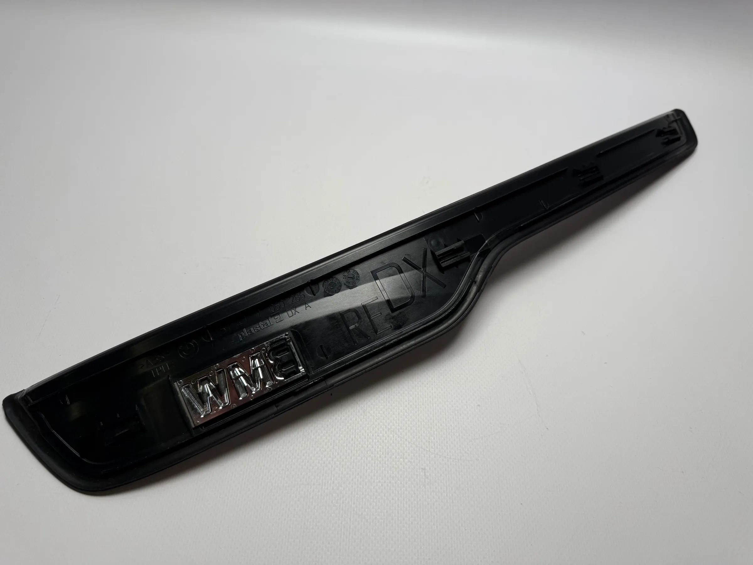 Оригинальная накладка порога двери правая BMW E90 / E91 51477060286