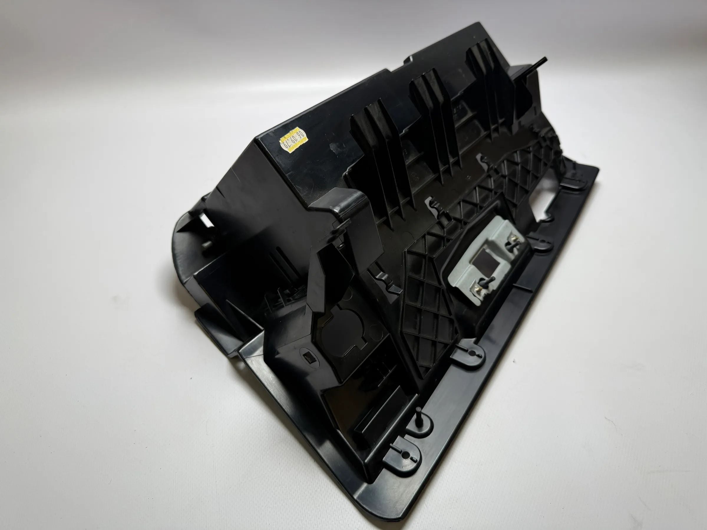 Оригинальный держатель бардачка BMW 3 серии E90 E91 E92 E93 7075479 / 7275841 - Auto-veritas