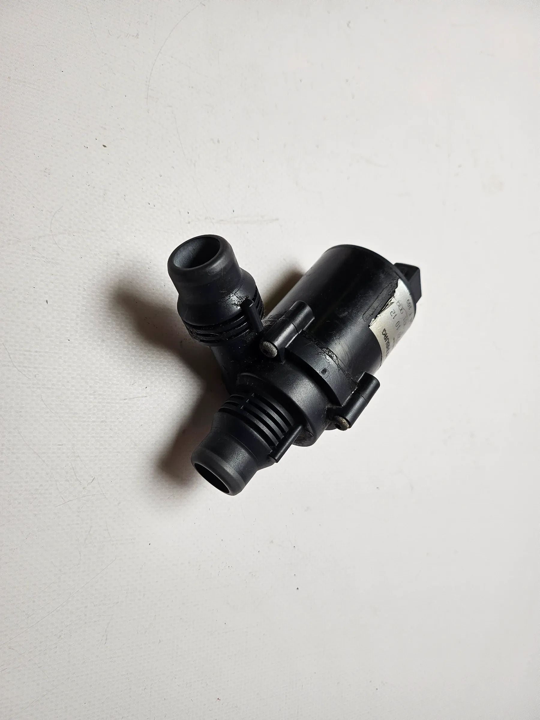 Orijinal BMW E39 Ek Su Pompası 8381989 70207810 PIERBURG