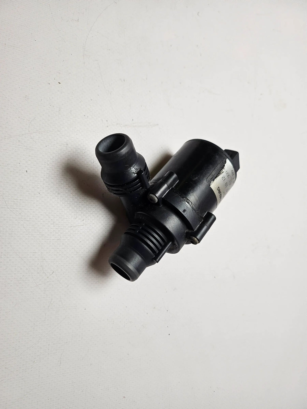 Orijinal BMW E39 Ek Su Pompası 8381989 70207810 PIERBURG