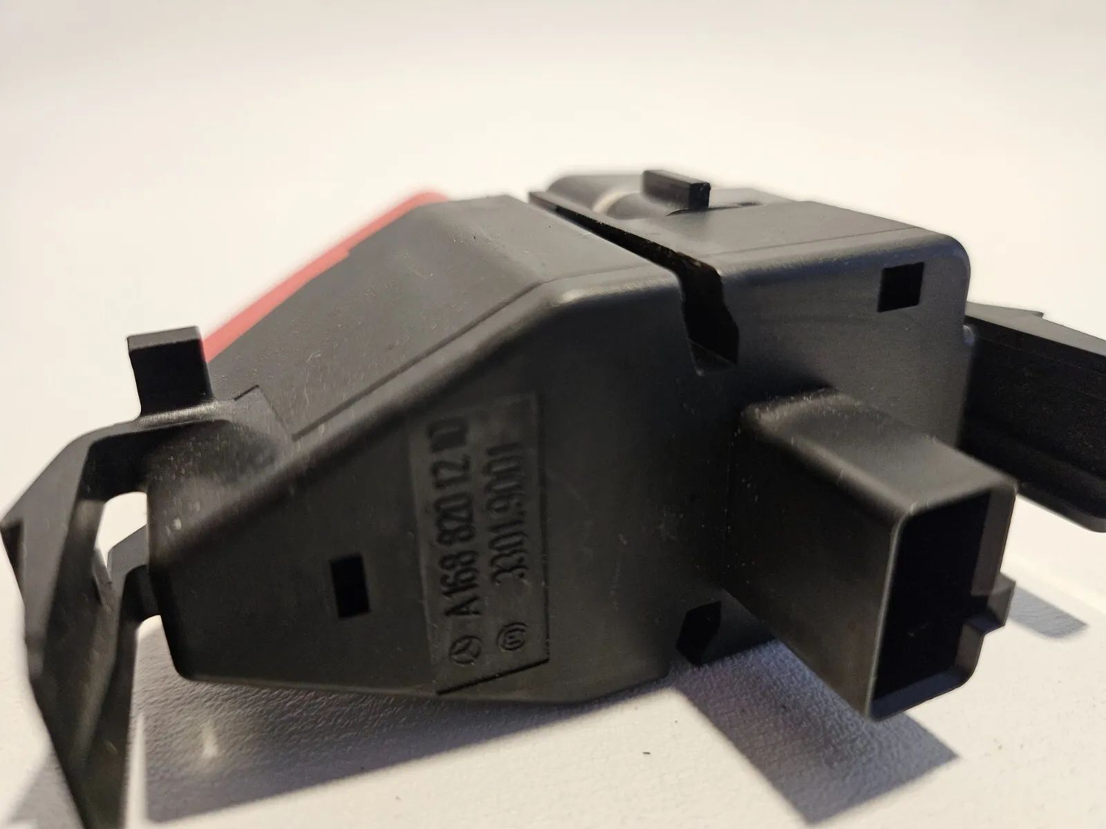 originele waarschuwingsknop Mercedes A1688201210 1688201210