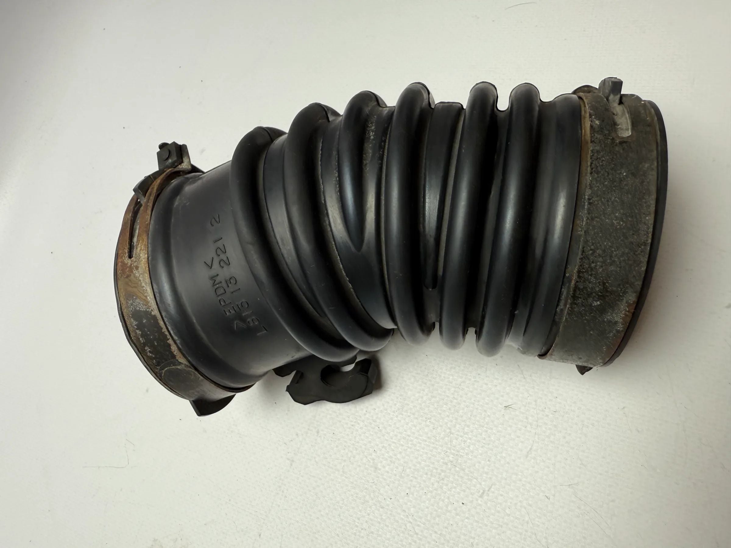 Originele Mazda 6 2.0 104 kW inlaatspruitstuk inlaatslang L813132212