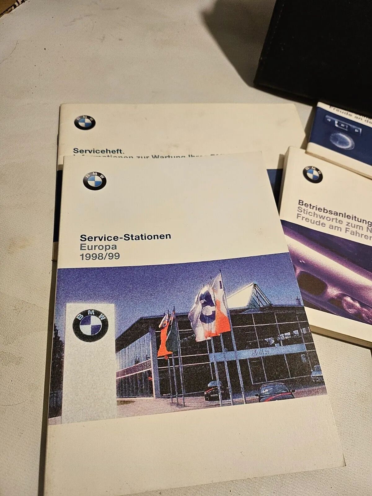 Carpeta original + manual de instrucciones BMW Serie 5 E39 520i 523i 528i 535i 540i 1998