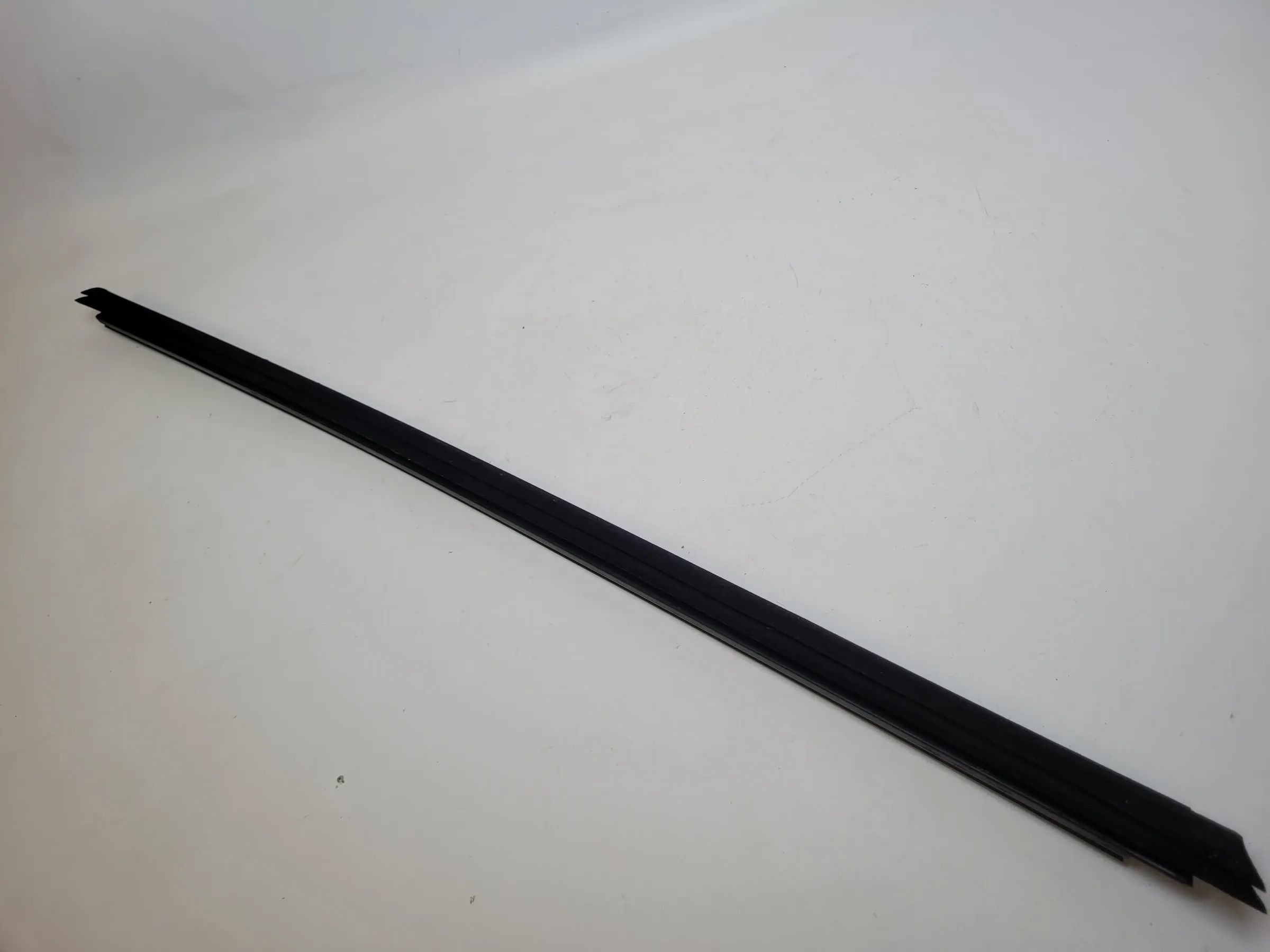 Original Audi A4 (8E/B6/B7) Tür Fenster Dichtung Leiste Rechts 8E0837480