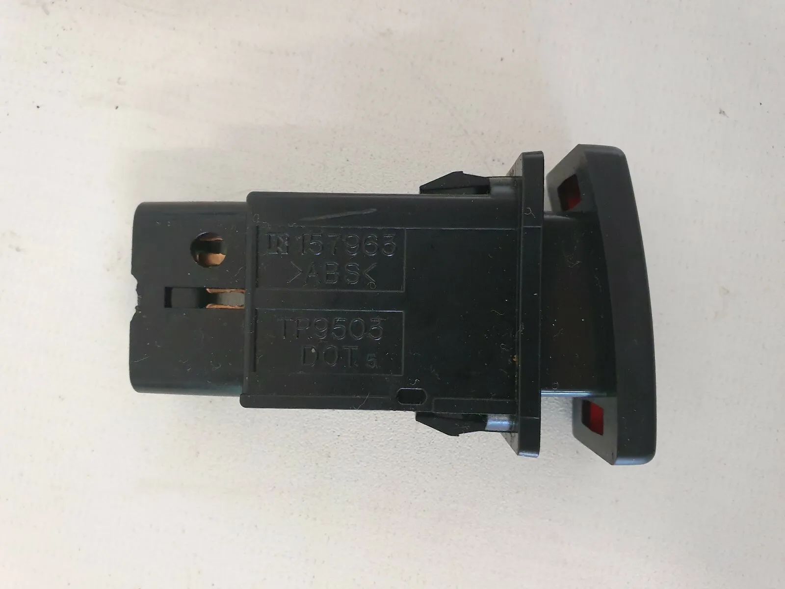 ⭐⭐⭐ อะไหล่แท้ (OEM) สวิตช์ไฟฉุกเฉิน 157963 โตโยต้า อแวงซิส คอมบิ (T25) 2.2 D-CAT ⭐⭐⭐
