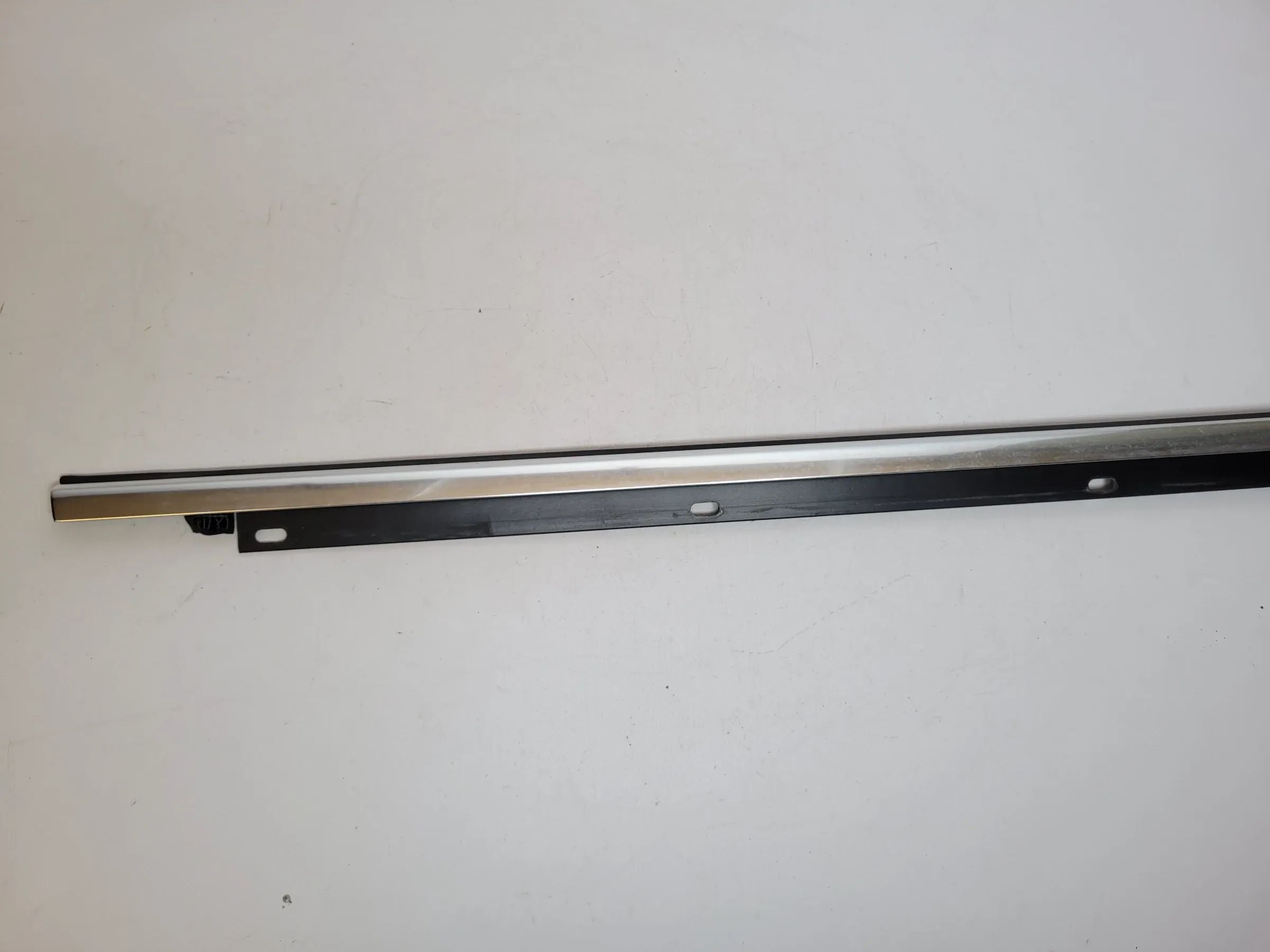 Original Audi A4 (8E/B6/B7) S-Line Dichtung Fensterleiste Rechts 8E0853284B