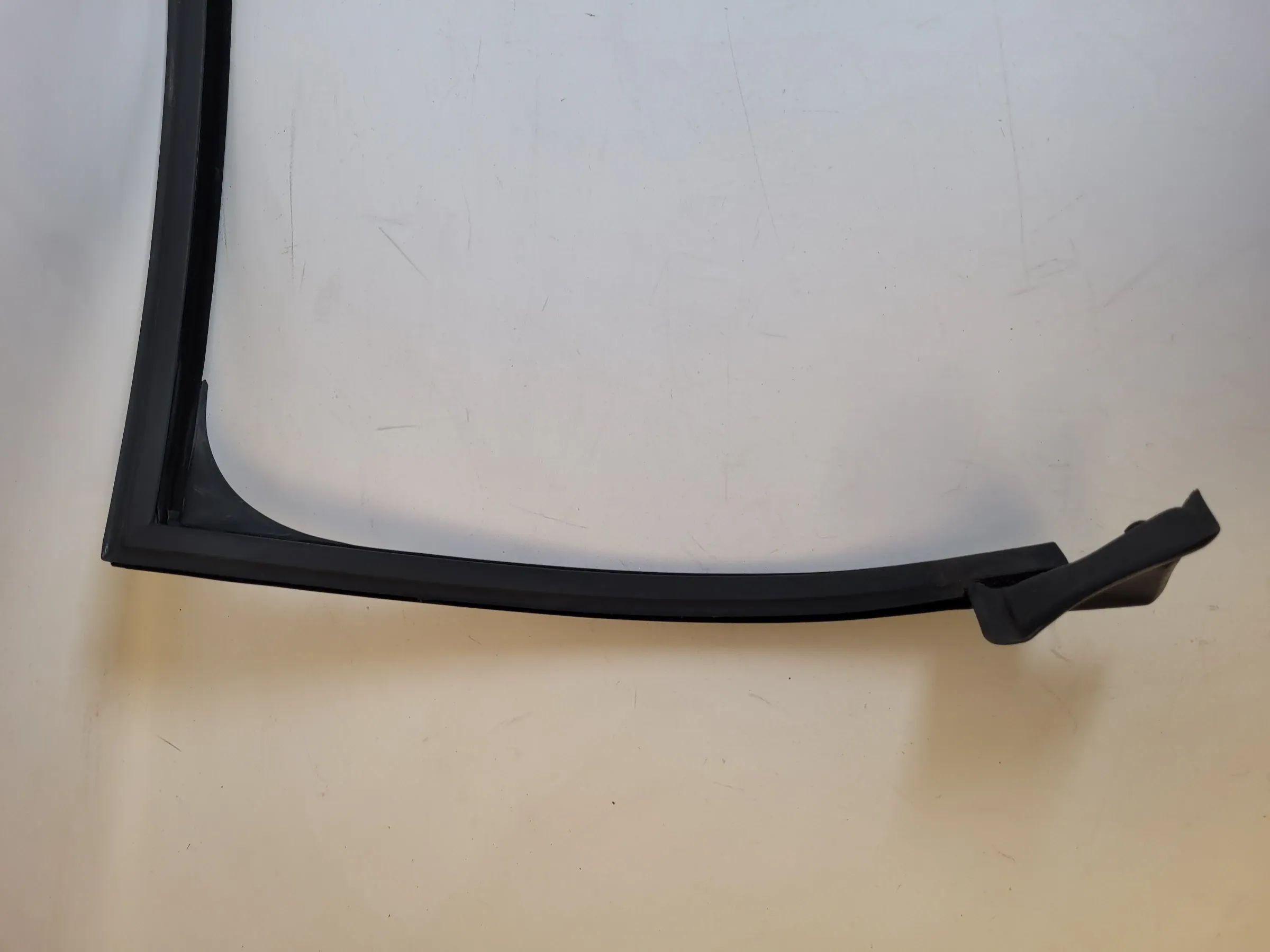 Original Audi A4 (8E/B6/B7) Tür Fenster Dichtung Links Hinten 8E5839439