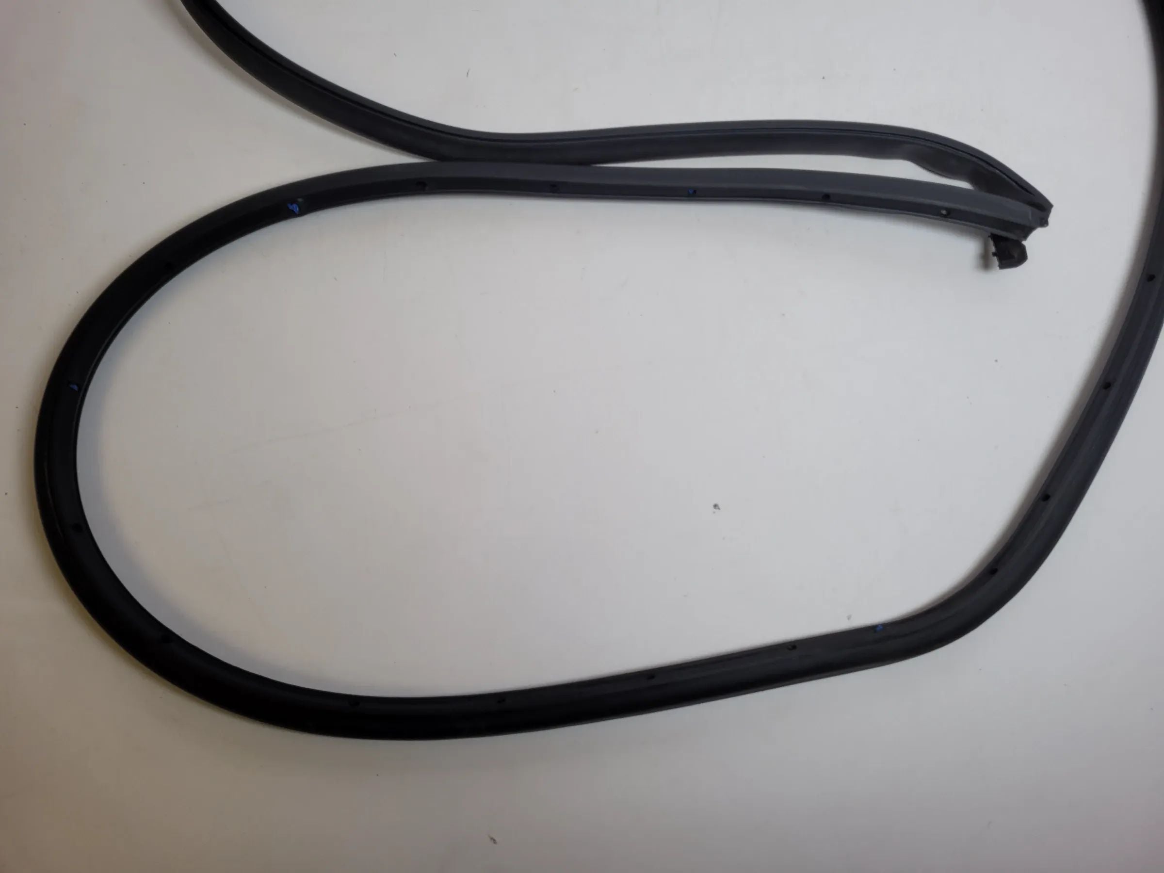 Original Audi A4 (8E/B6/B7) Türdichtung Dichtung Gummi Links Hinten 8E0839911J
