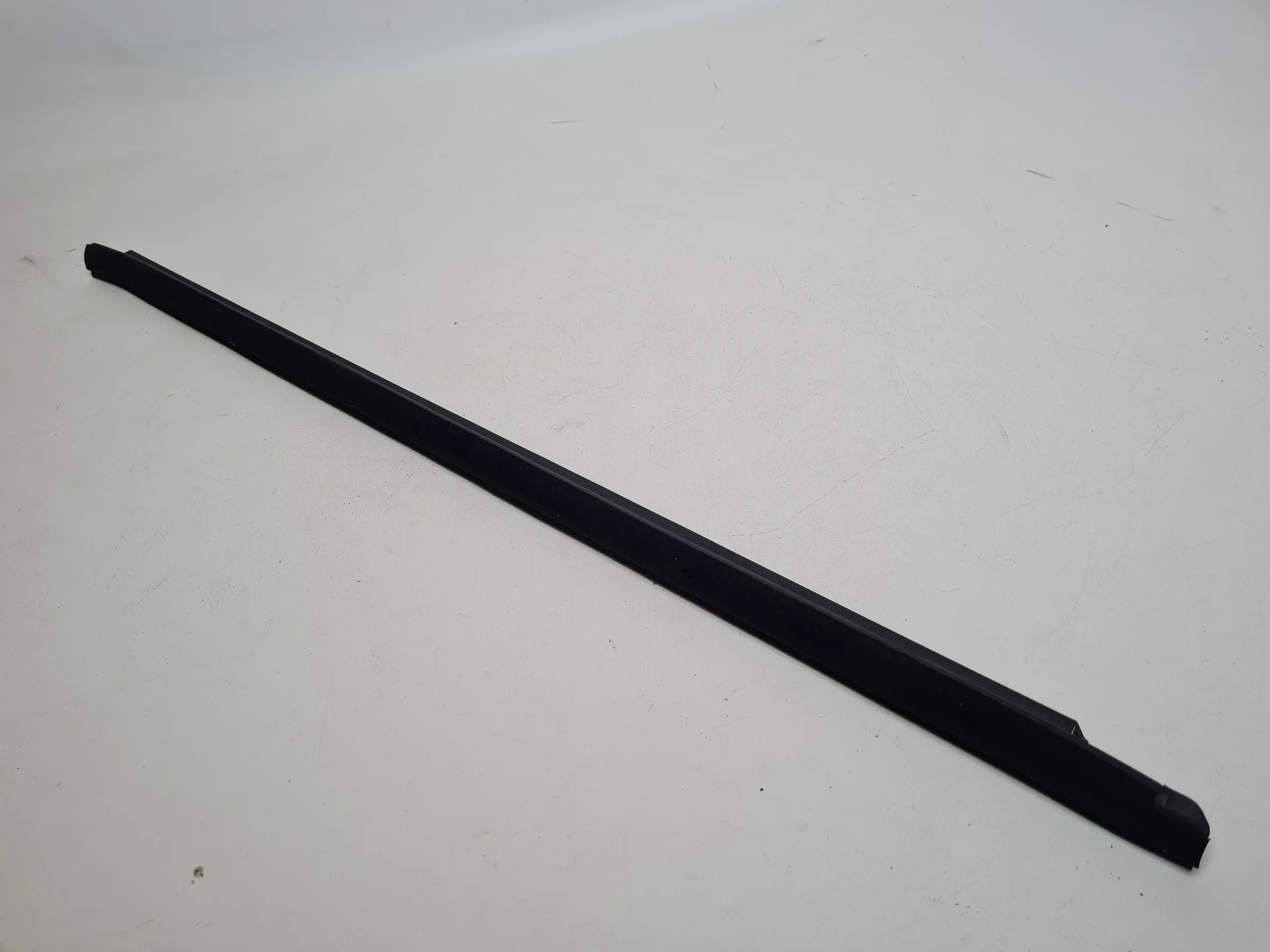 Original Audi A4 (8E/B6/B7) Tür Fenster Dichtung Leiste Links Hinten 8E0839479