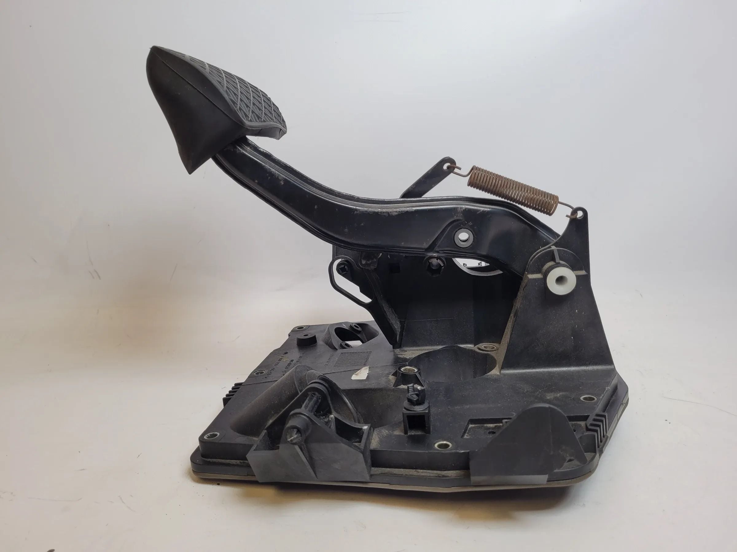 Original Mercedes A-Klasse (W168) Pedalwerk Bremspedal Automatik A1682900549