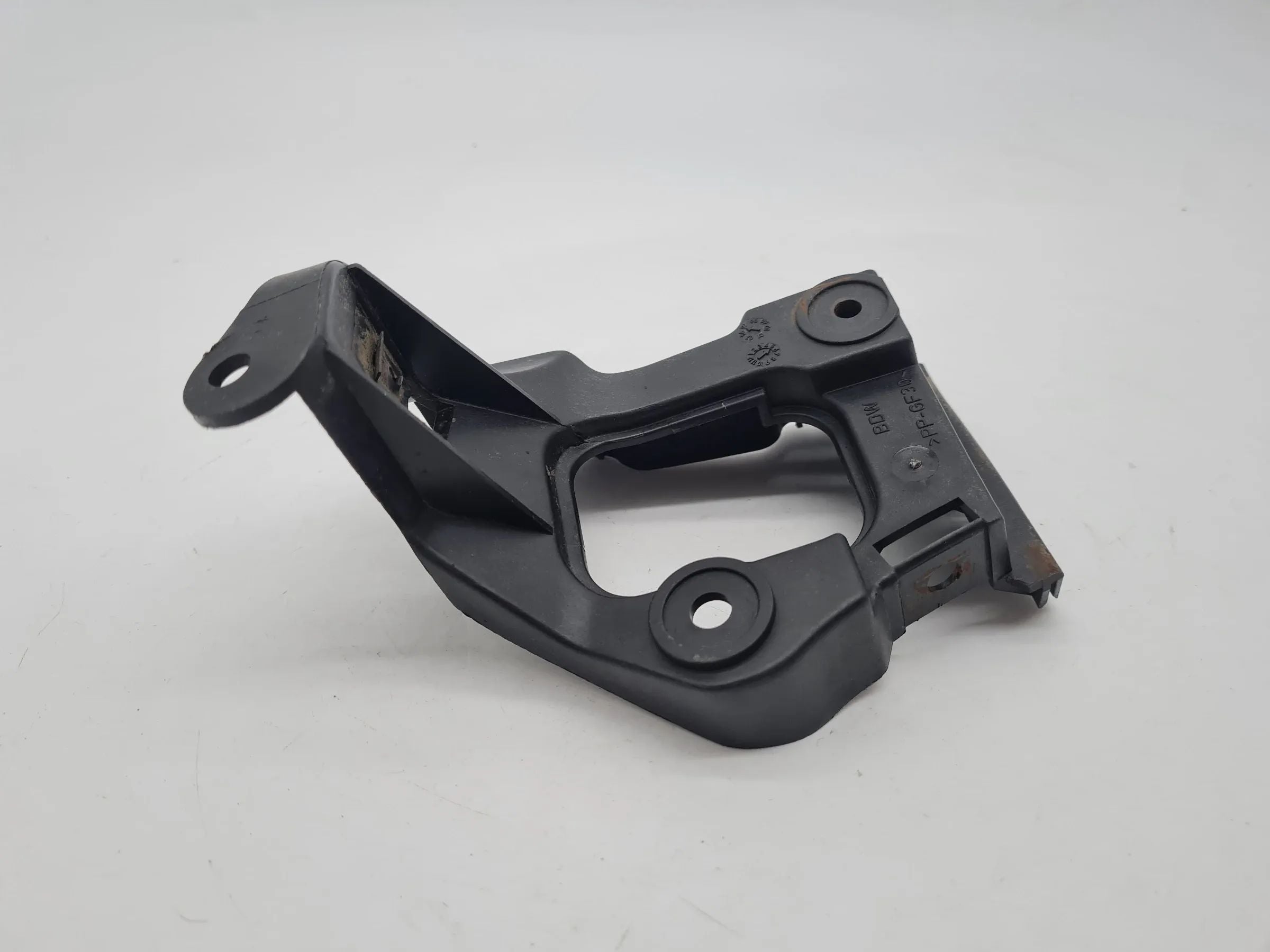 Original Audi A6 (4B2/4B4) Halter Seitenschweller Rechts Vorne 4B0853922A