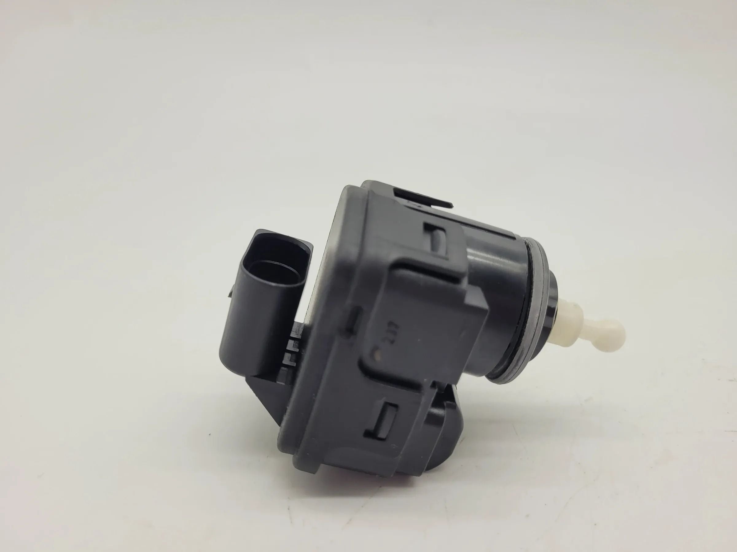 Original Audi A6 (4B2/4B4) Scheinwerfer Stellmotor LWR L/R 8L0941295