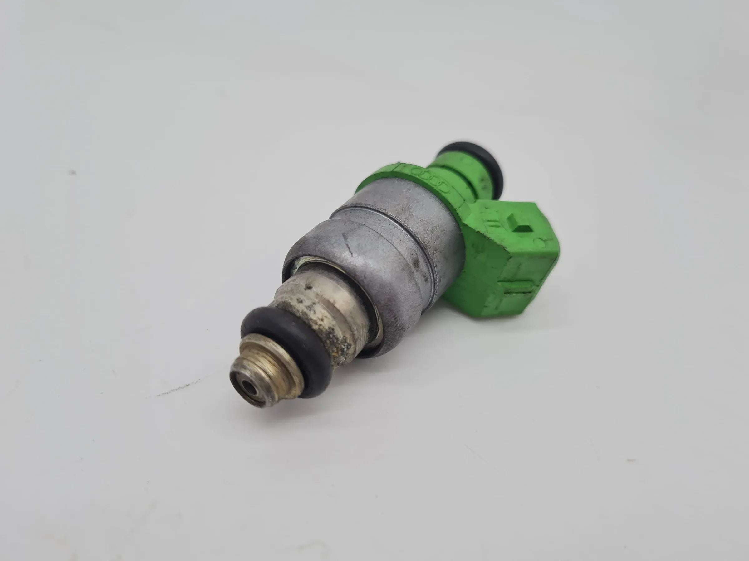 Original Audi A6 (4B2/4B4) 2.4 V6 121KW AGA Injektor Einspritzdüse, 078133551BB
