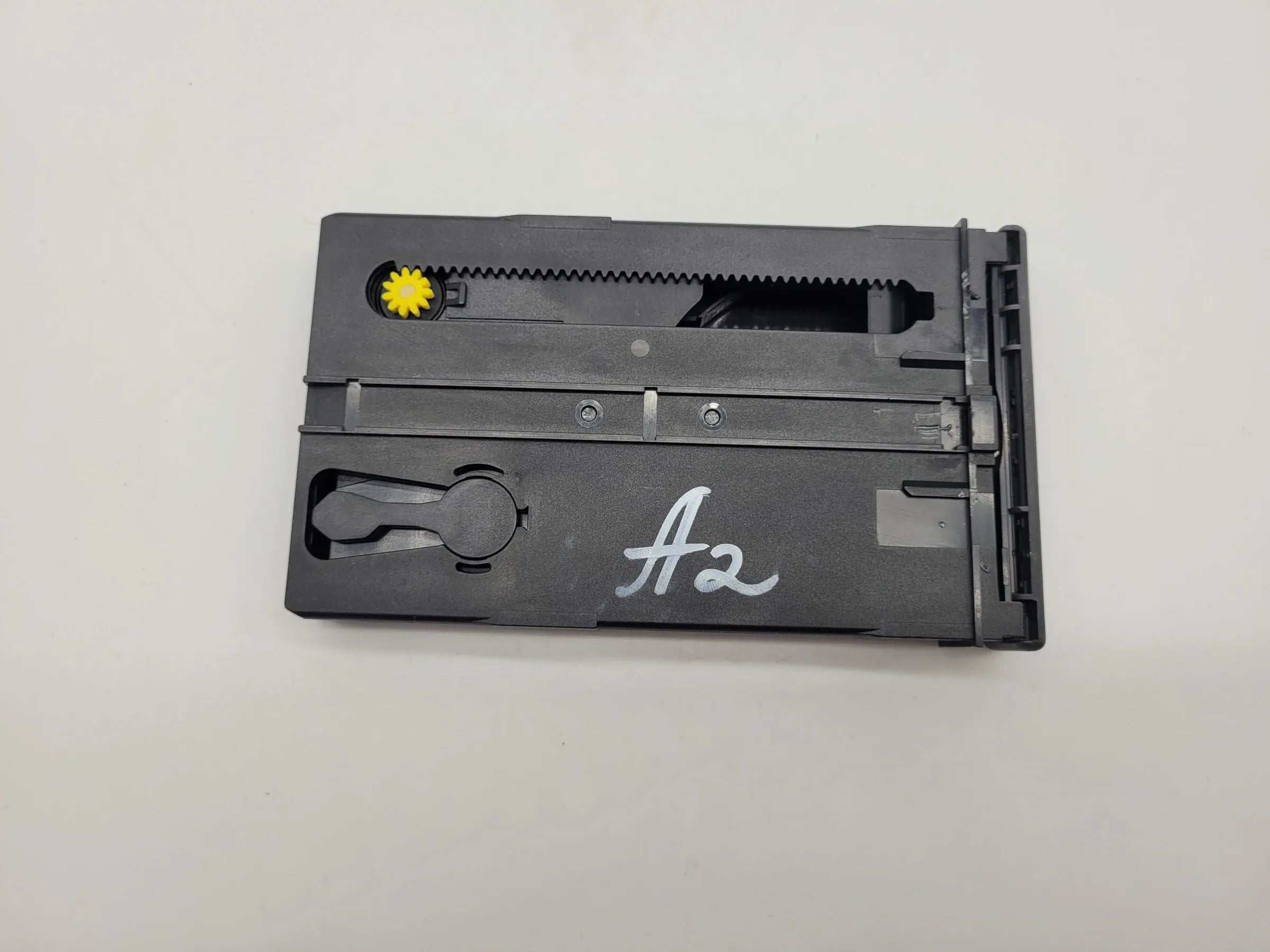 Original Audi A6 (4B2/4B4) Getränkehalter R/L 4B0885995