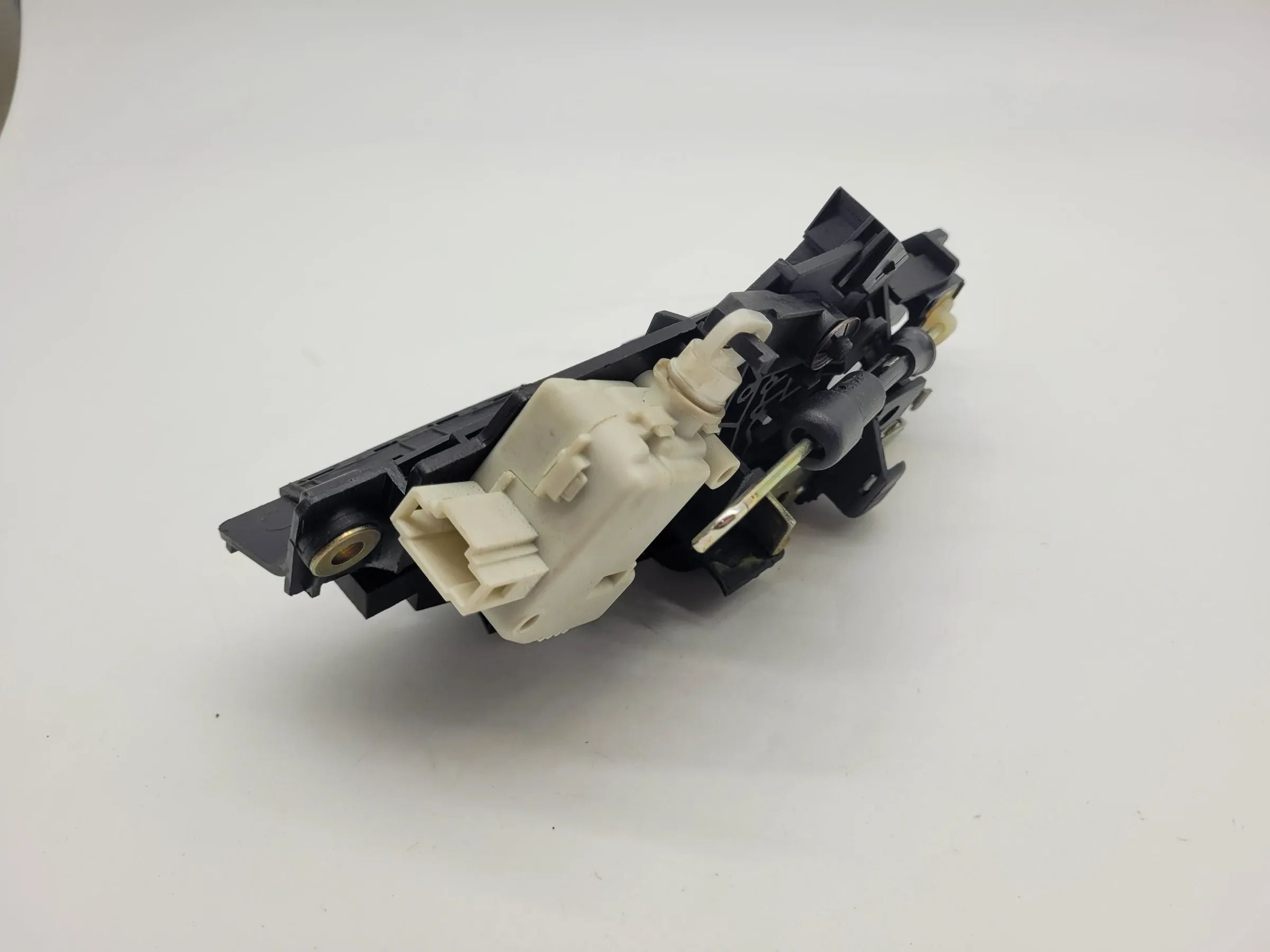 Original Audi A6 (4B2/4B4) Heckklappenschloß 4B0827565 H/J