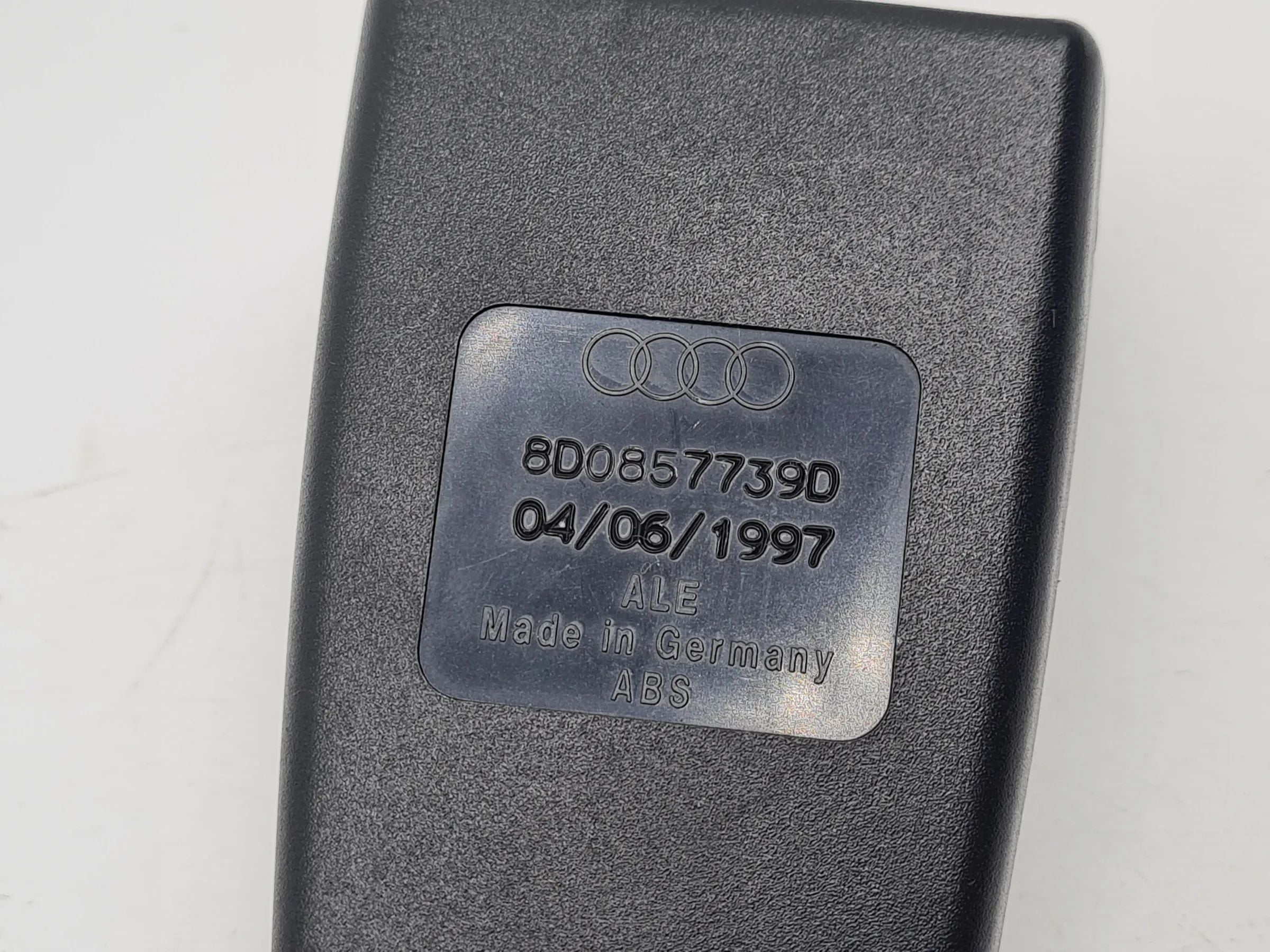 Original Audi A6 (4B2/4B4) Gurtschloss Gurt Hinten Links 4D0857739D