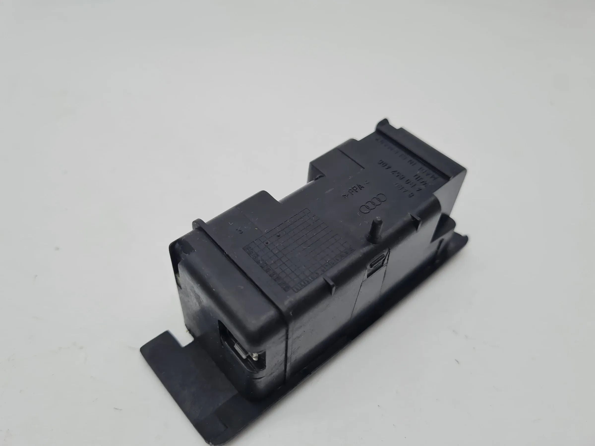 Original Audi A6 (4B2/4B4) Aschenbecher Tür Hinten Rechts 4B0857406