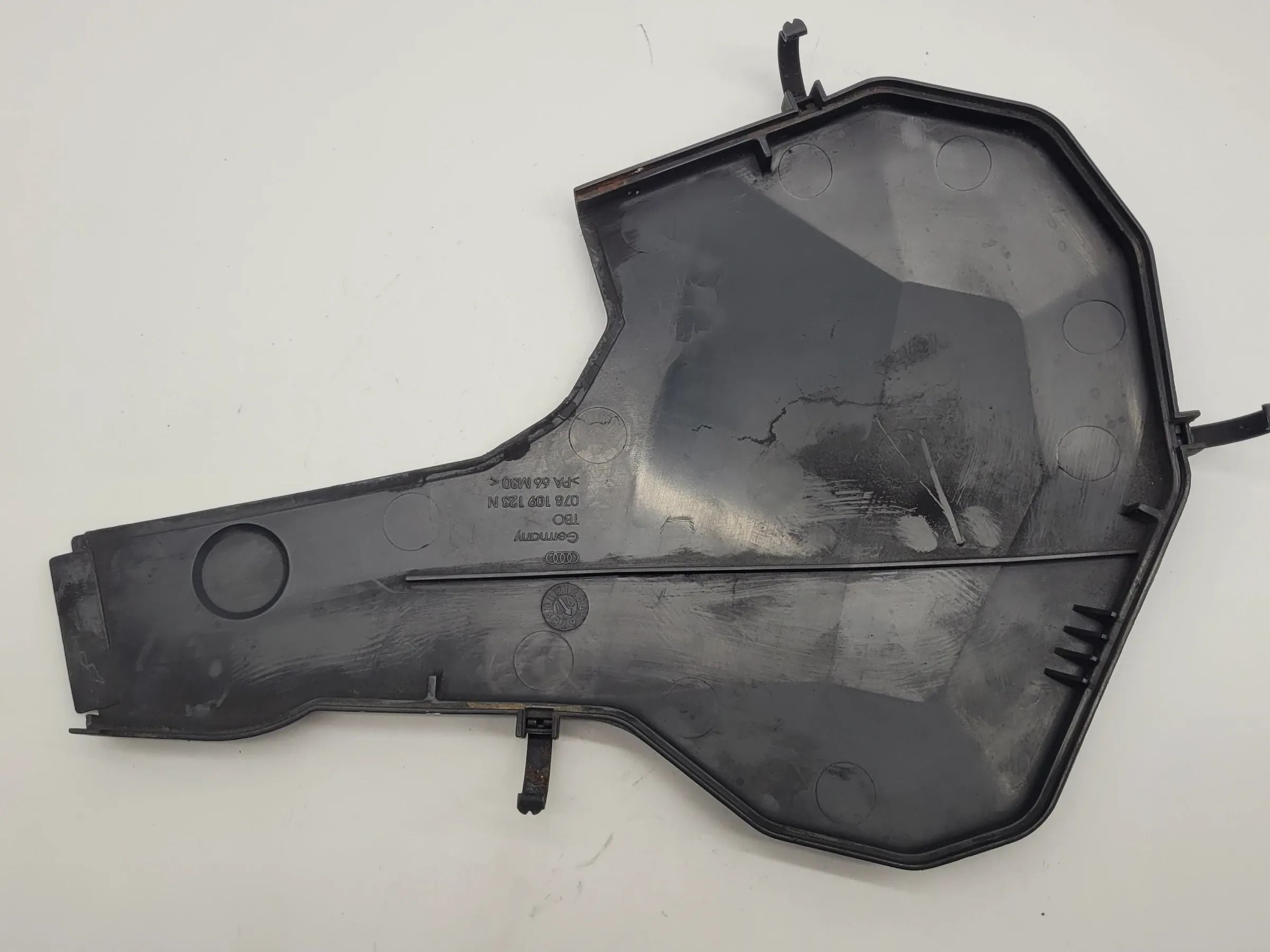 Original Audi A6 (4B2/4B4) 2.4 V6 121KW AGA Zahnriemenabdeckung Links 078109123N