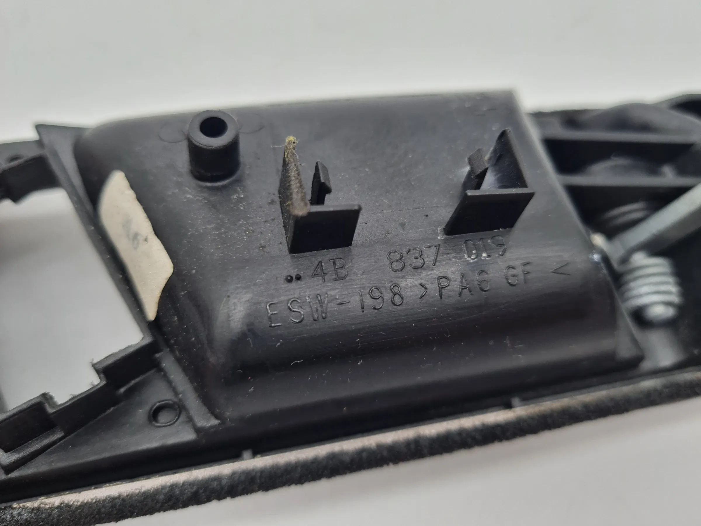Original Audi A6 (4B2/4B4) Türgriff Vorne Links Innen 4B0837019