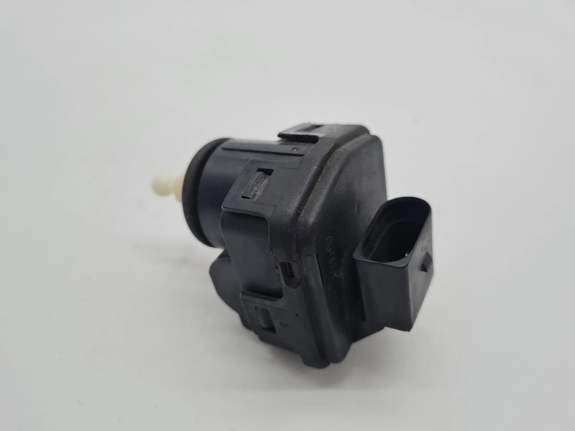 Original Audi A3 (8L) Scheinwerfer Stellmotor LWR L/R 8L0941295