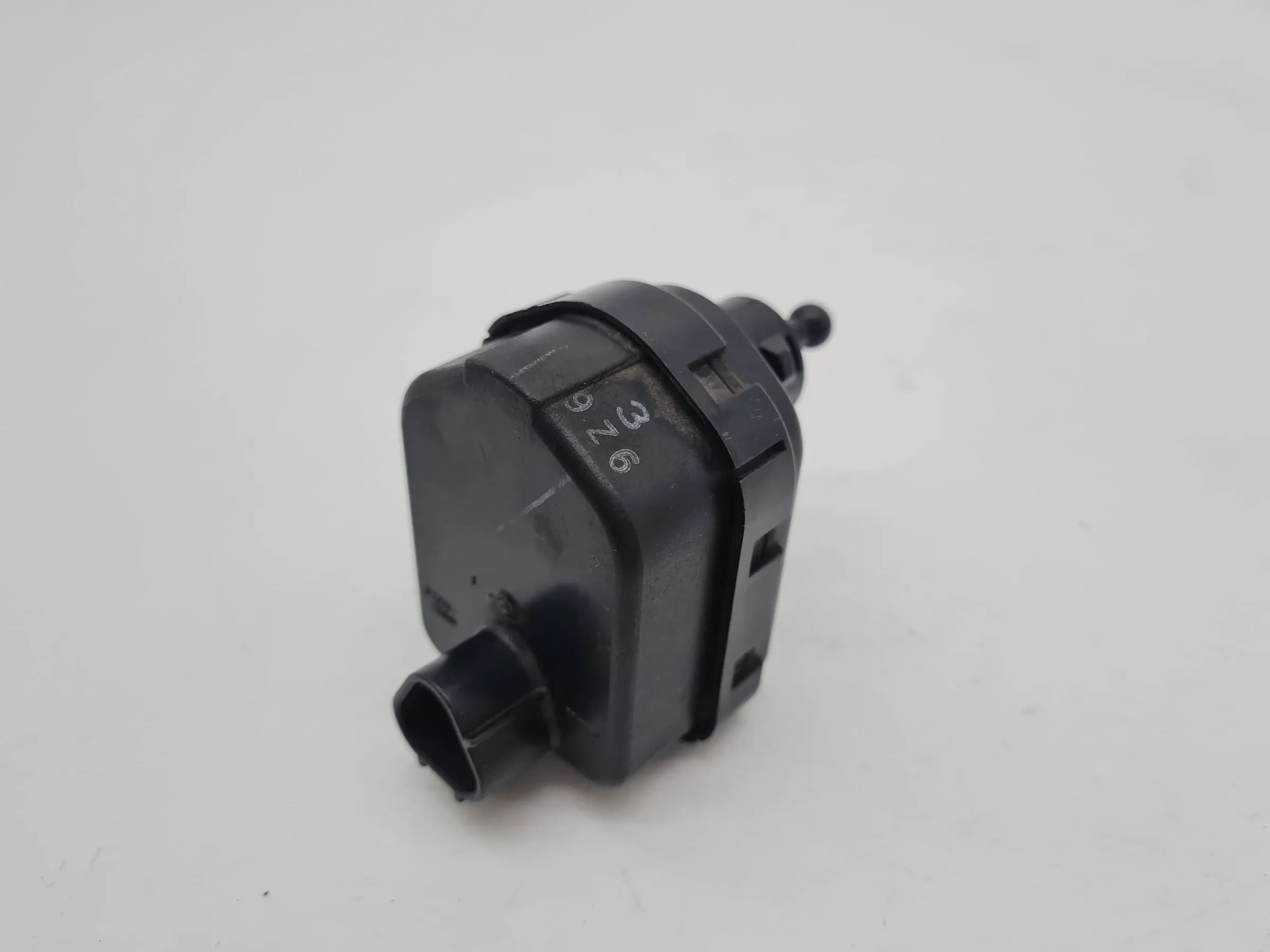 Original Daihatsu Cuore V (L7) Scheinwerfer Stellmotor LWR L/R 37221-76661