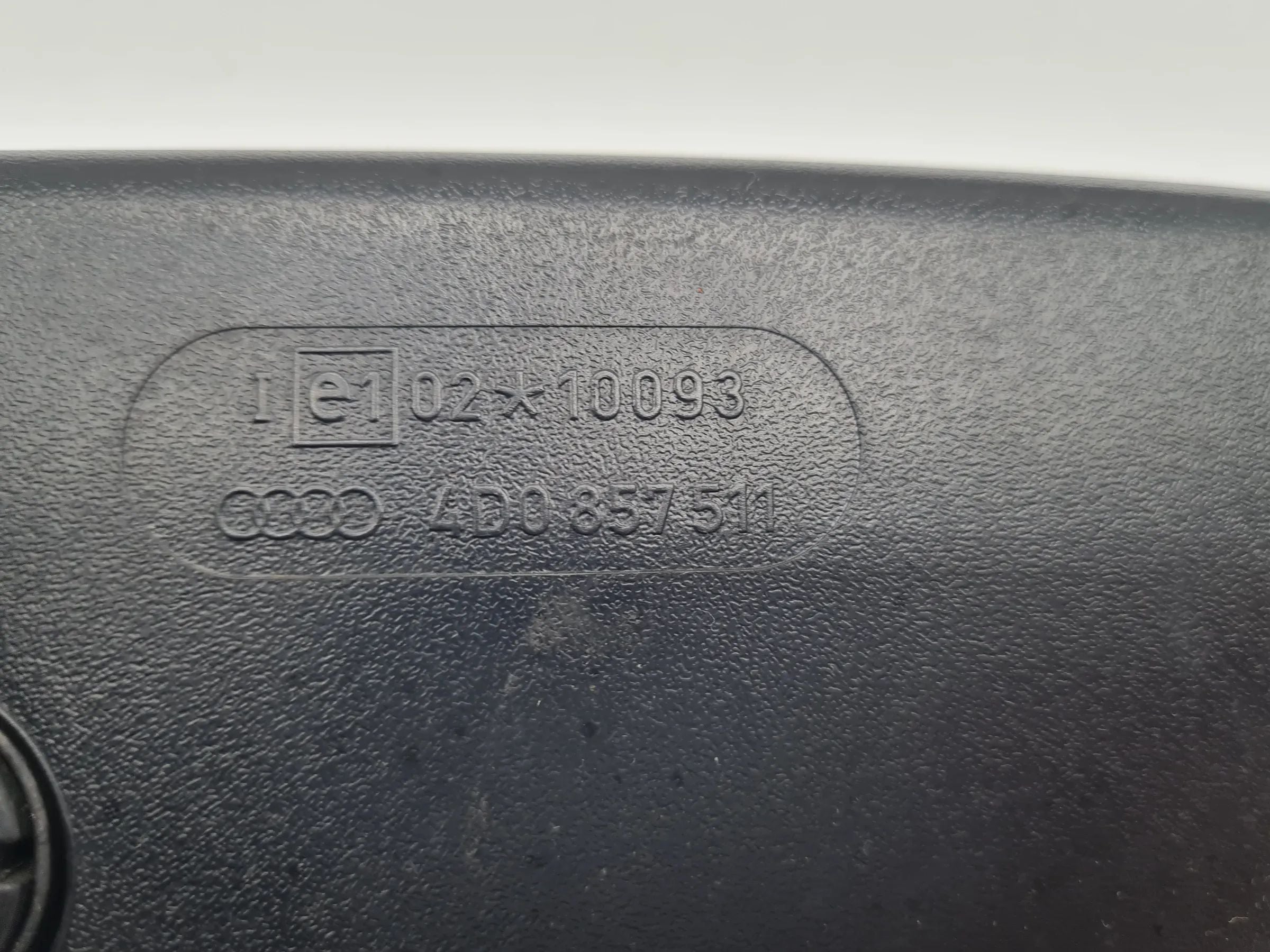 Original Audi A6 (4B2/4B4) Rückspiegel Vorne 4D0857511