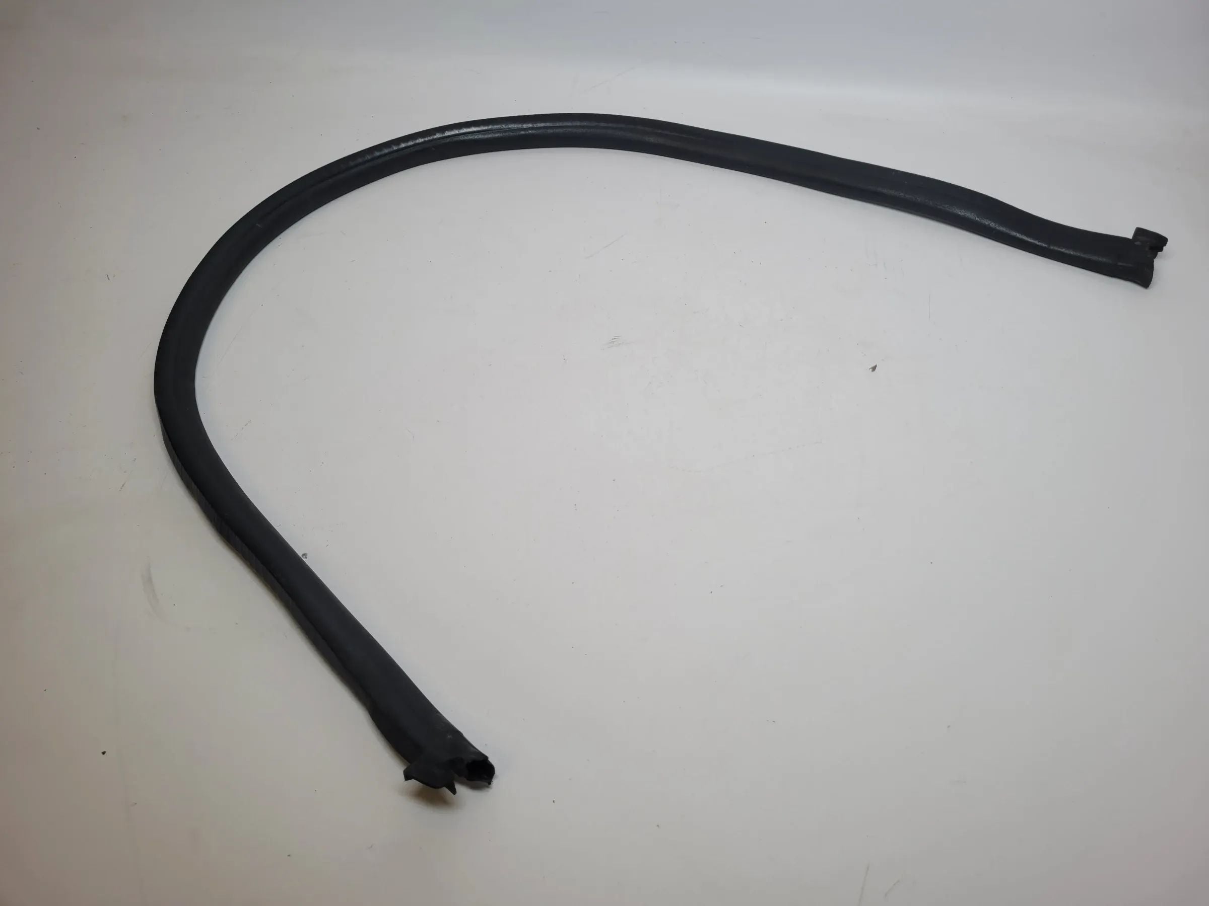 Original Audi A6 (4B2/4B4) Dichtung Abdeckung Wasserkasten Batterie (4B1819447)