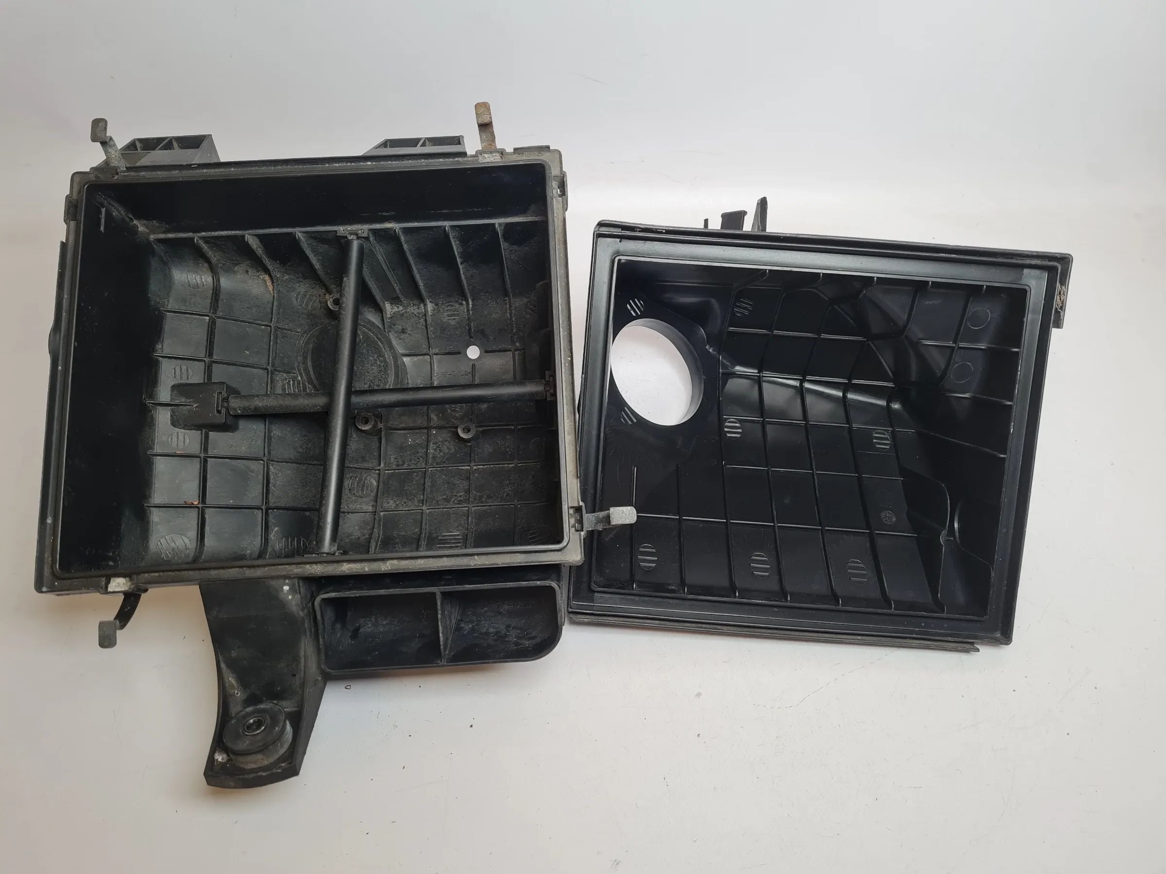 Original Audi A6 (4B2/4B4) Luftfilterkasten Luftfiltergehäuse 078133837AF