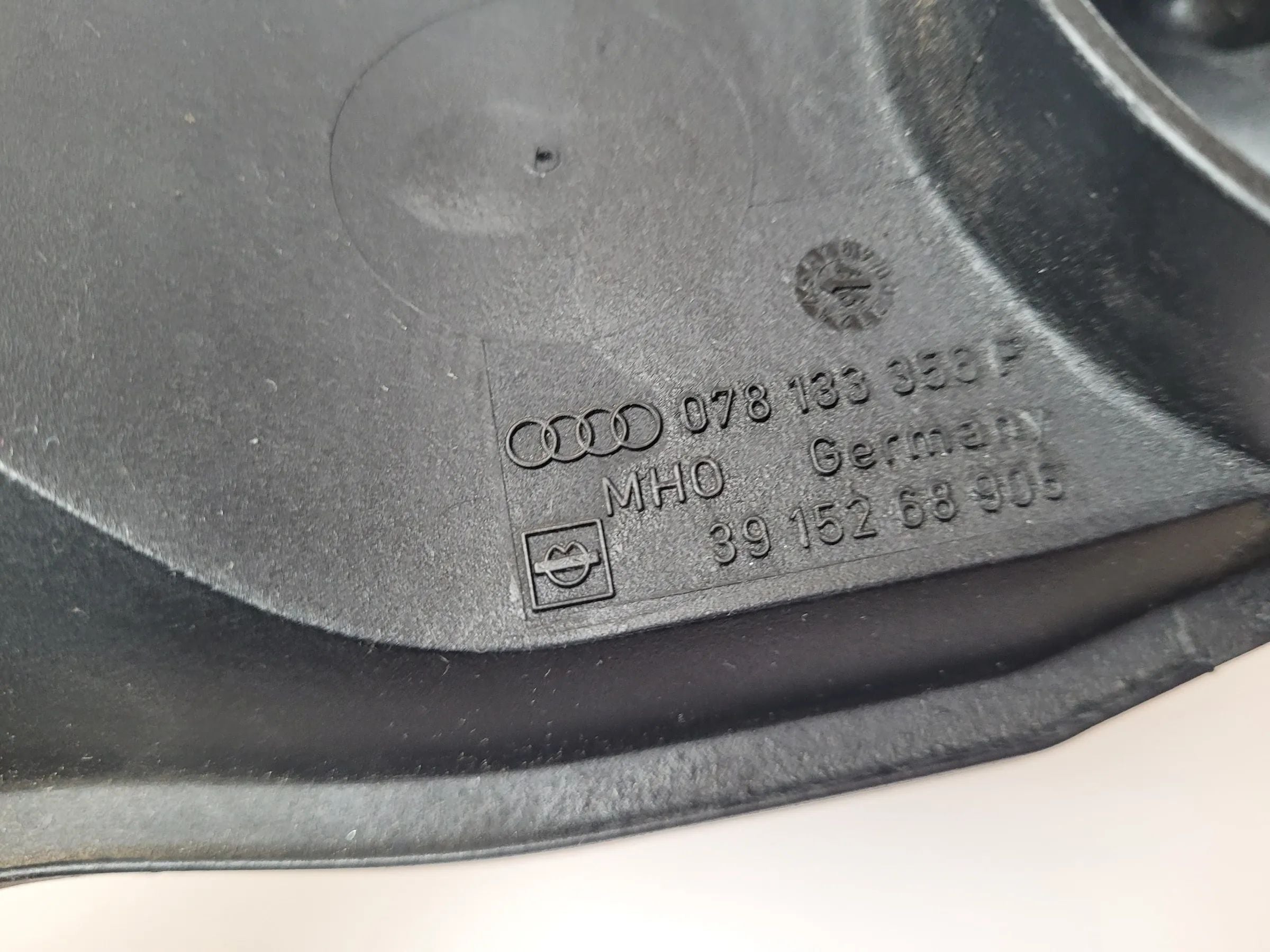 Original Audi A6 (4B2/4B4) Ansaugrohr Ansaugstutzen Luftrohr 078133356F