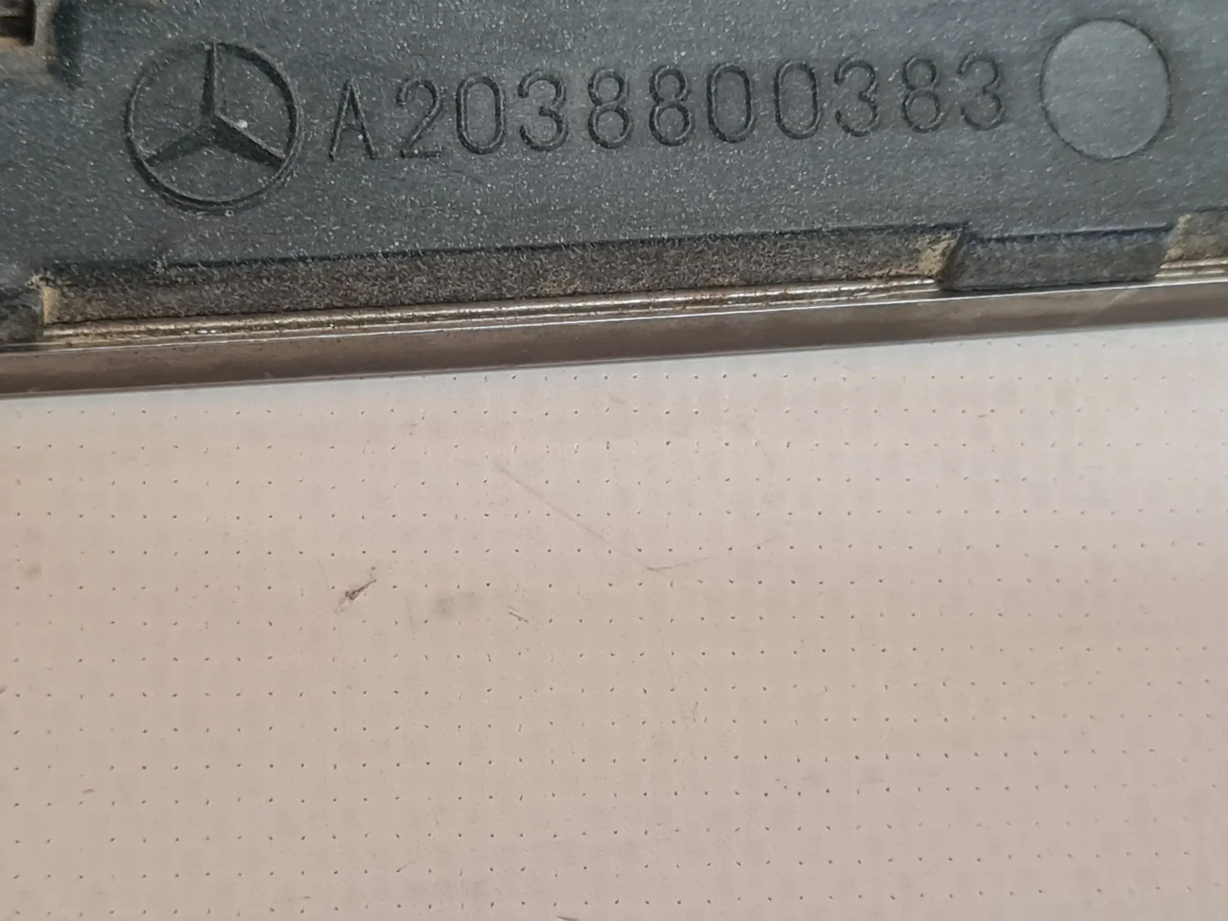 Original Mercedes-Benz C-Klasse (W203) Kühlergrill A2038800383
