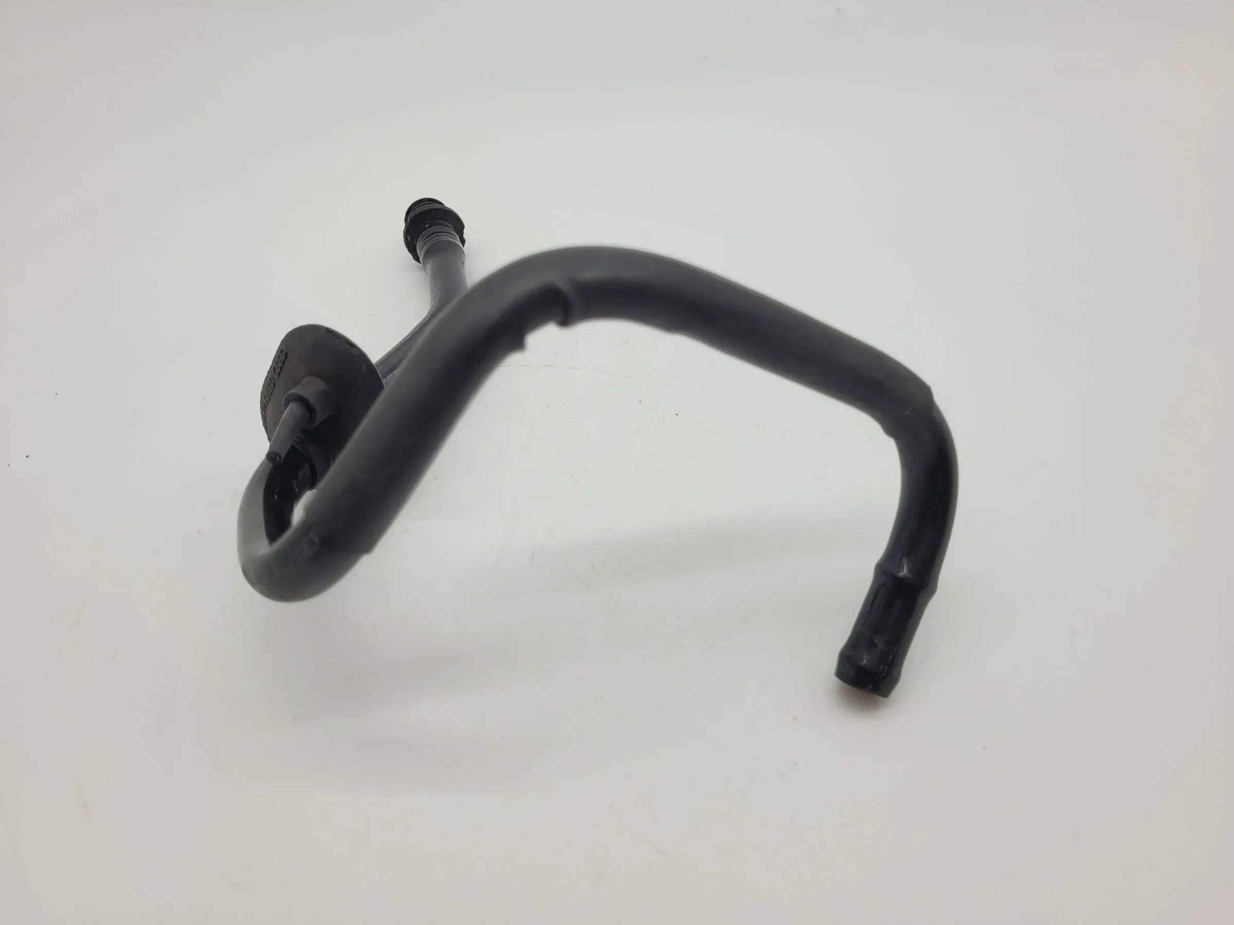 Original Audi A6 (4B2/4B4) Unterdruckleitung Bremskraftverstärker 8D0611743