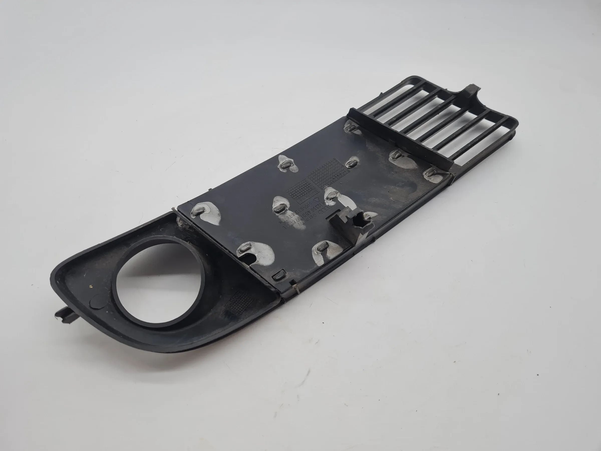 Original Audi A6 (4B2/4B4) Gitter Frontgitter Grill Links 4B0807681J