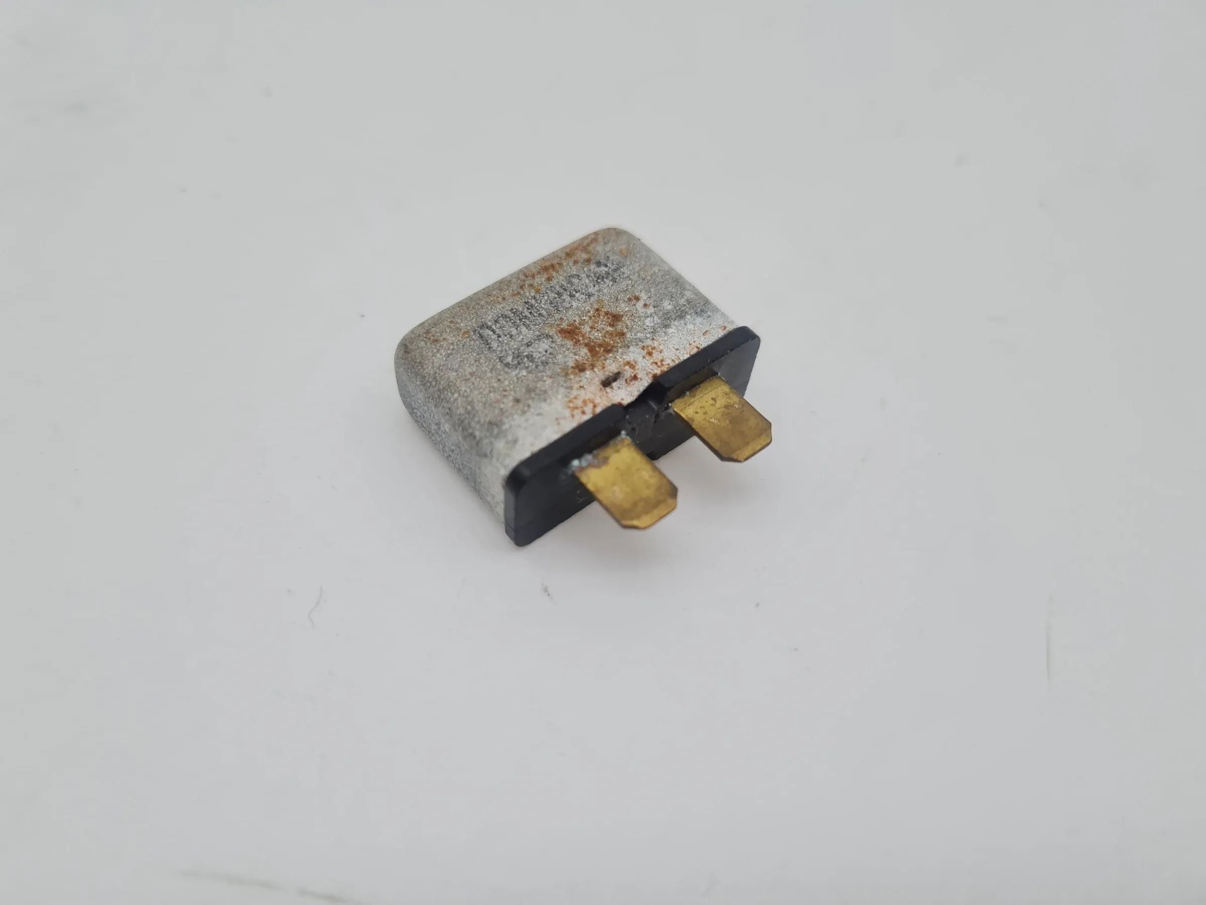 Original Audi A6 (4B2/4B4) Sicherung Thermosicherung 443937105A