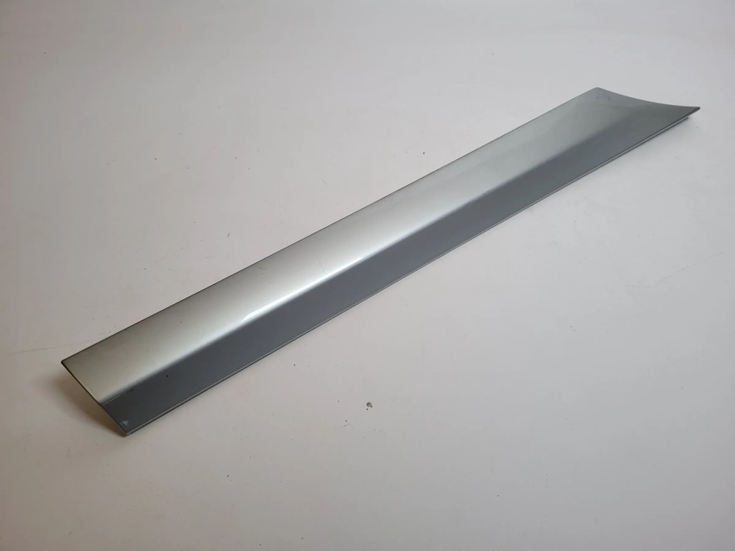 Original Mercedes-Benz C-Klasse (W203) Zierleiste Rechts Hinten A2036900862