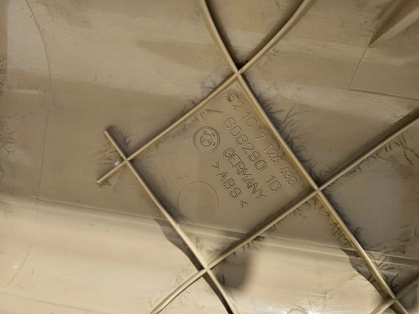 Oryginalna listwa maskująca tapicerki fotela BMW E60 E61 E65 7126633 beżowa