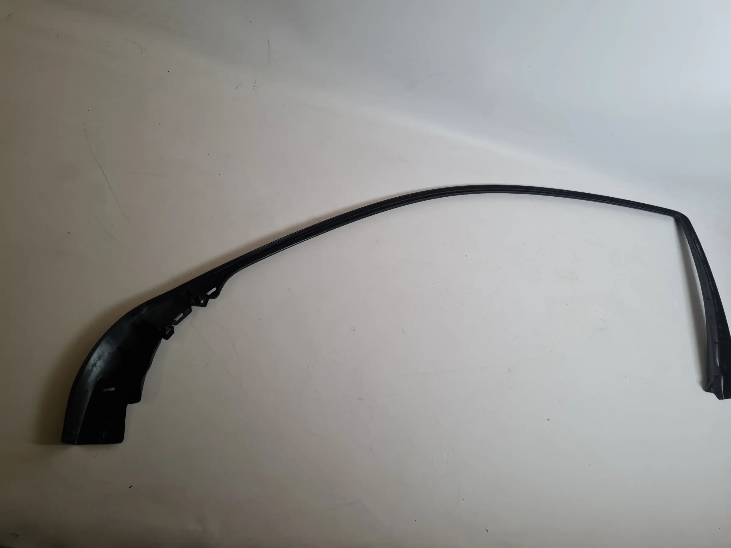 Original Mercedes C-Klasse (CL203) Fensterrahmenverkleidung Links A2037250371