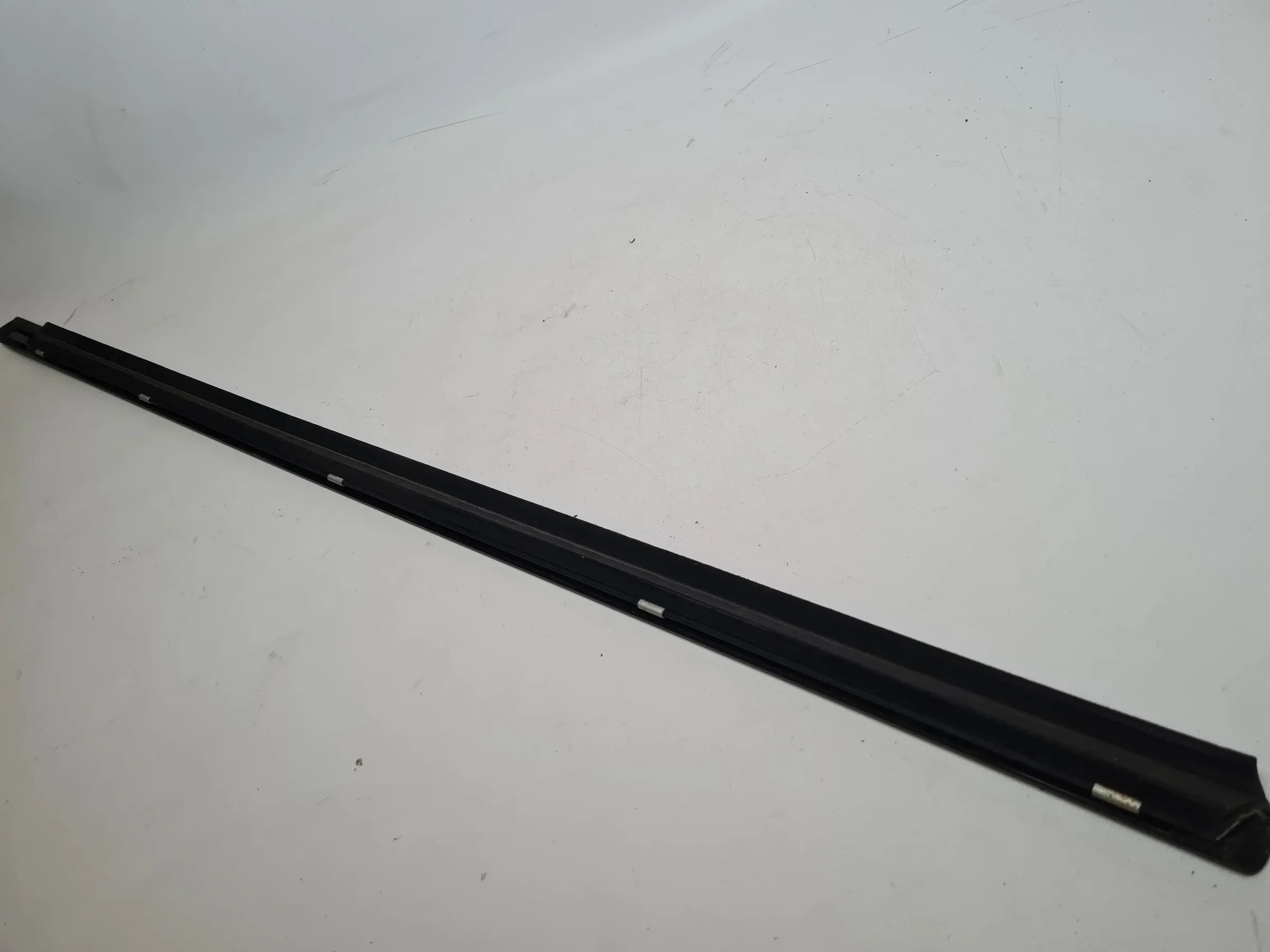 Original Mercedes C-Klasse (CL203) Einstiegsleiste Links Schwarz A2036903180