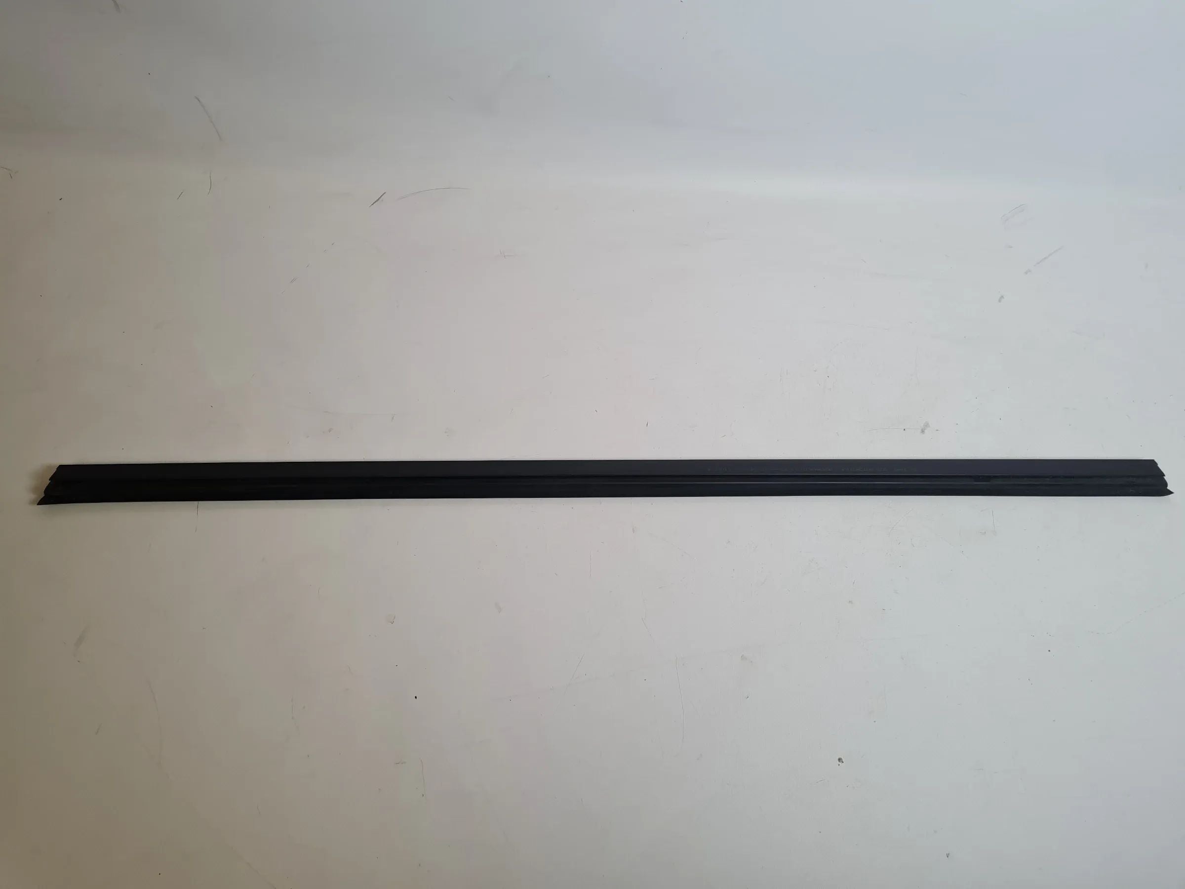 Original Mercedes C-Klasse (CL203) Fensterschachtleiste Dichtung L/R