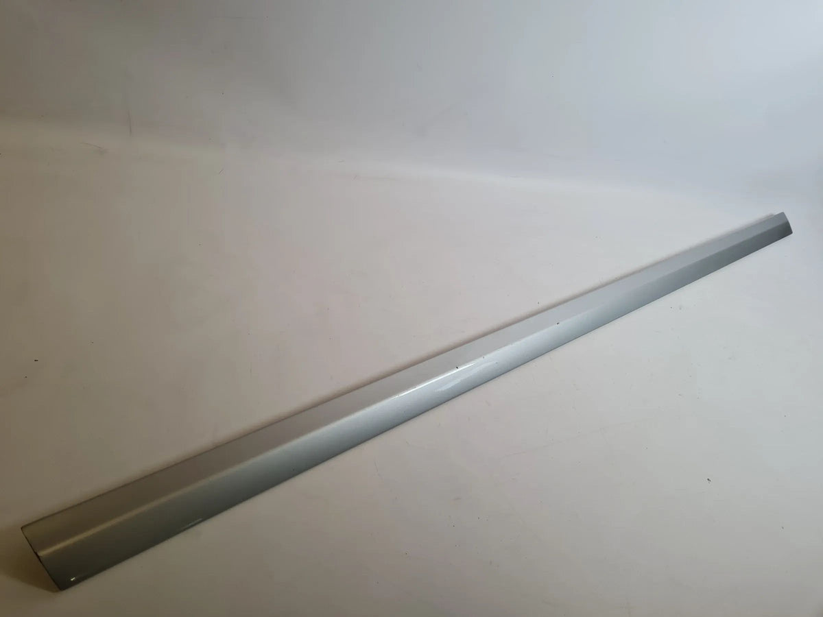 Original Mercedes C-Klasse (CL203) Dekor-/Zierleiste Rechts Silber A2036903662