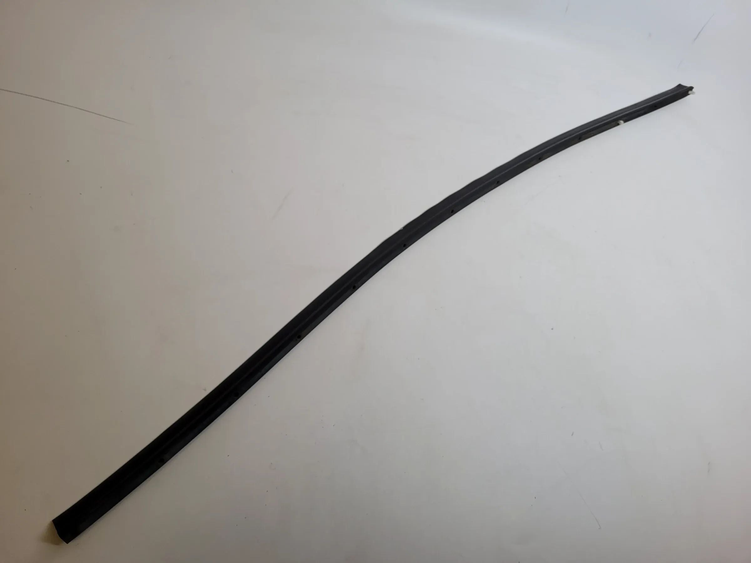 BMW 5er Touring E61 Dichtung Gummi Türgelenk Vorne Rechts 7033790 Original