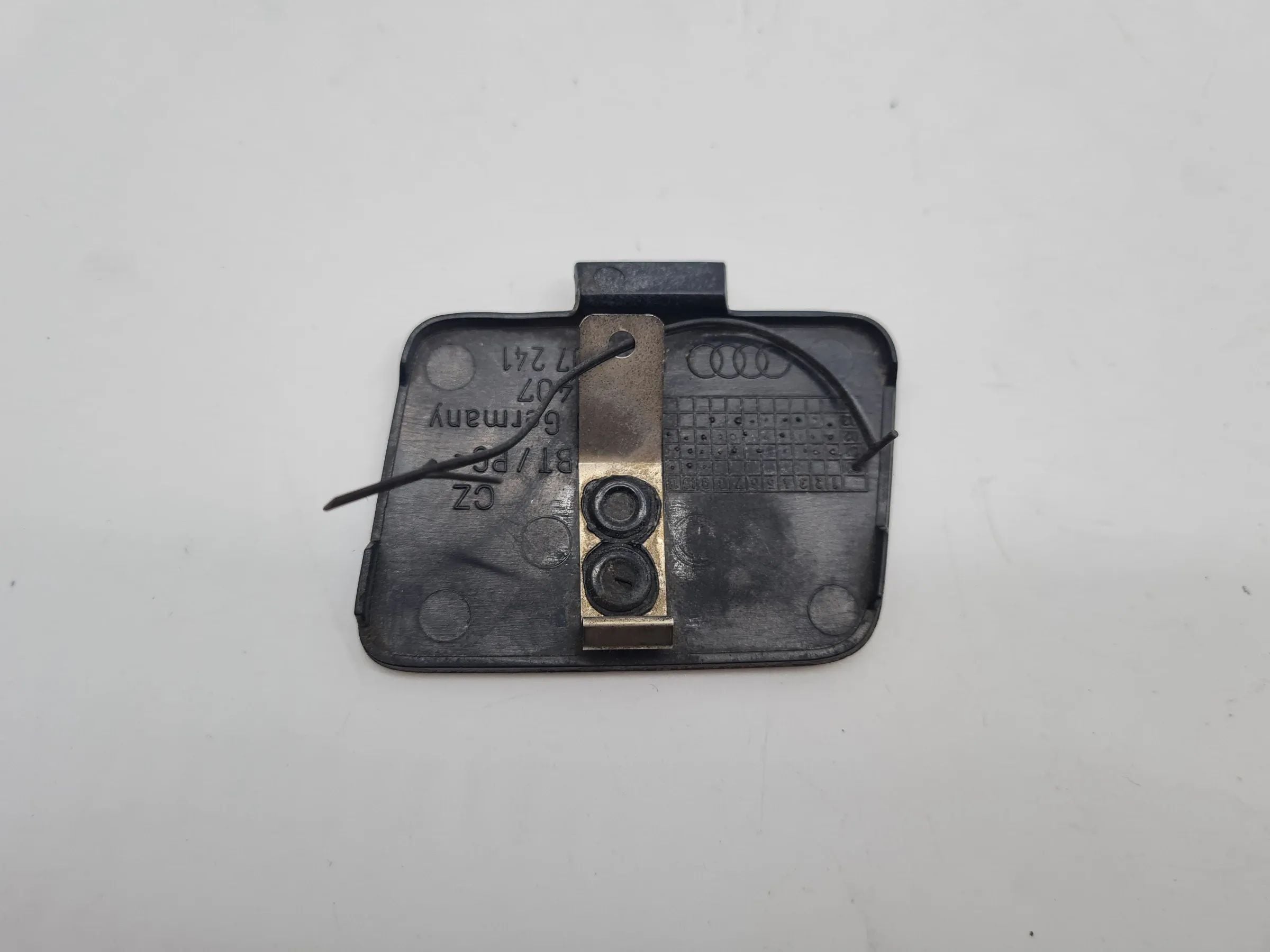 Original Audi A4 (8E/B6/B7) S-Line Abdeckung Abschleppöse Rechts 8E0807241