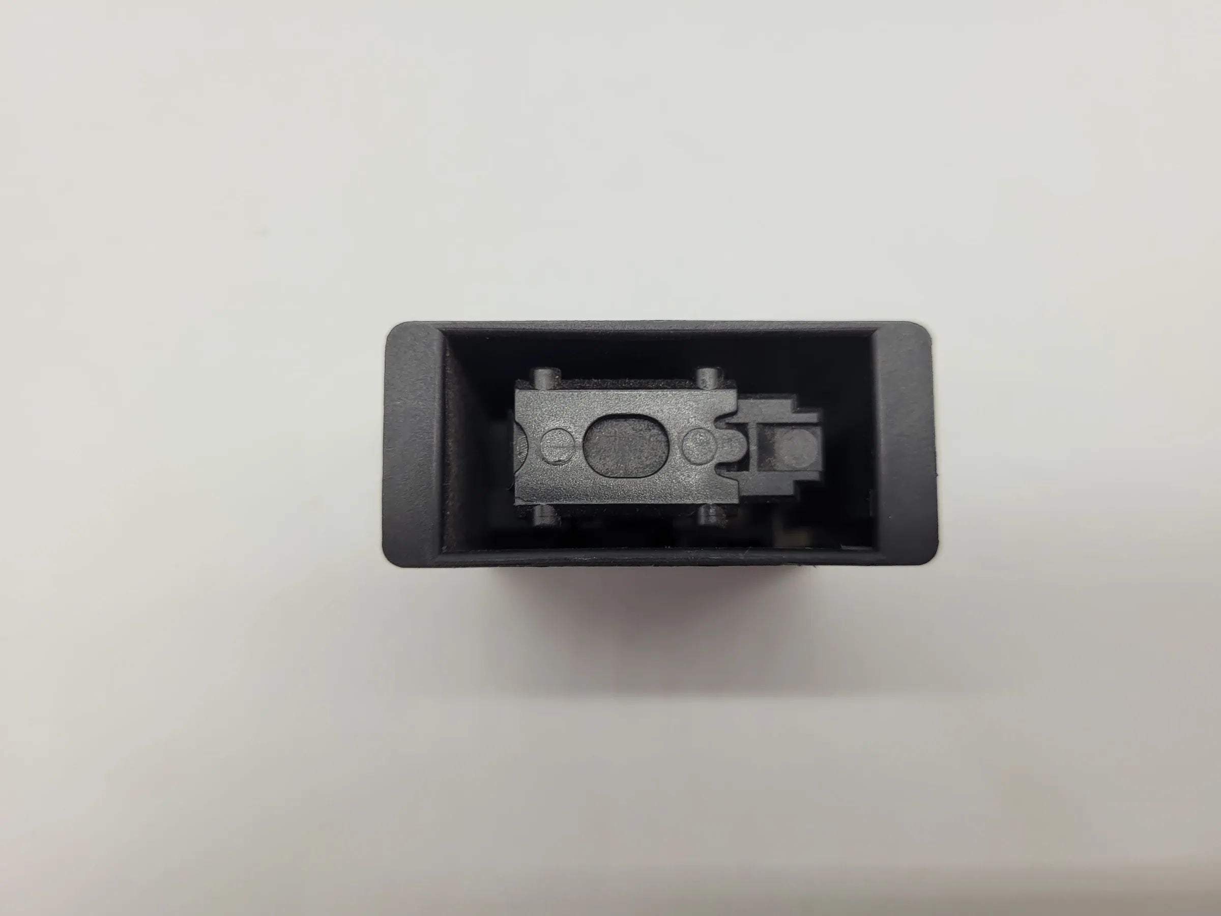 BMW 5er Touring E39 Handschuhfach Lampe Ladegerät Socke 61.13-8352336 Original