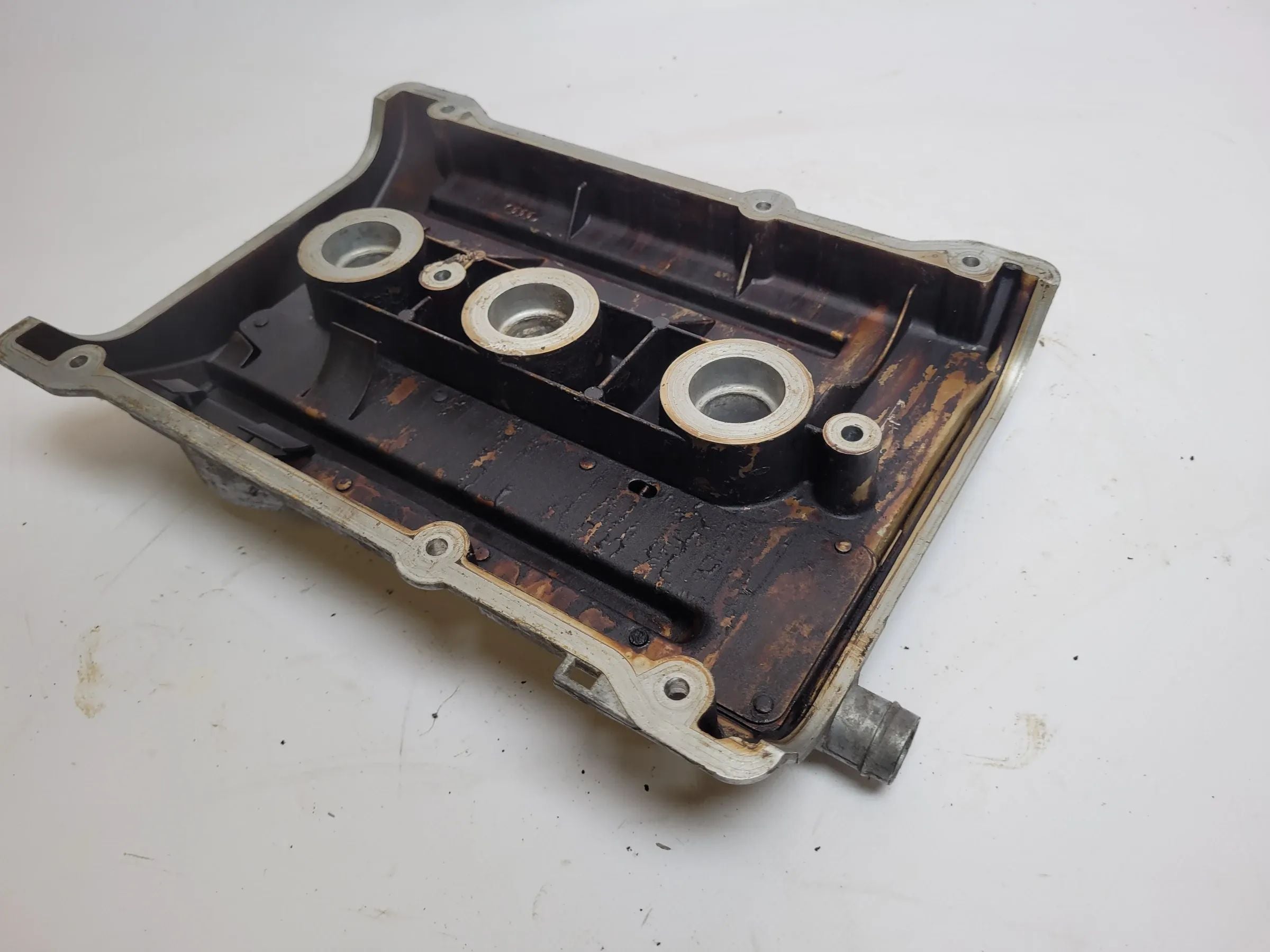 Audi A4/A6 4B/8D 2.4, 121KW Zylinderkopfhaube / Ventildeckel 078103471L Original