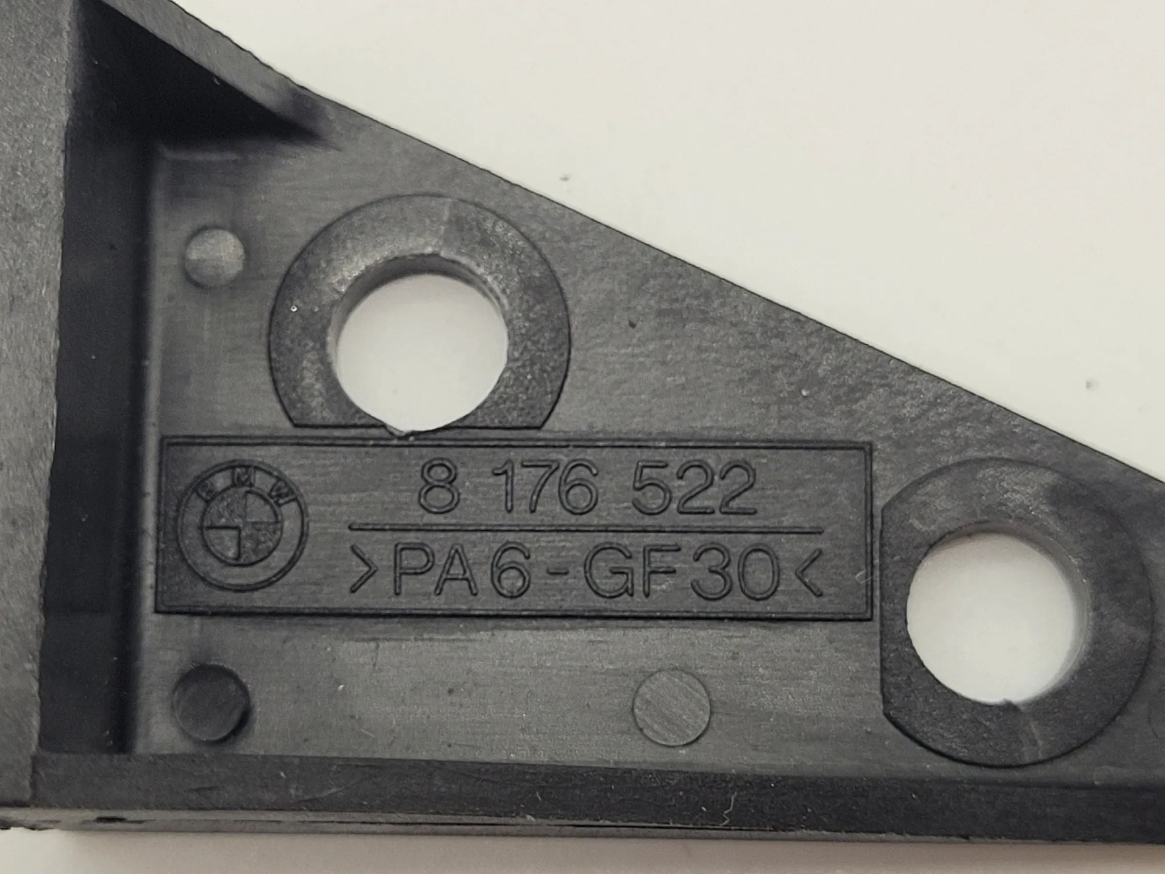 BMW 5er Touring E39 Armaturenbrett Halter Clip Rechts 8176522 Original