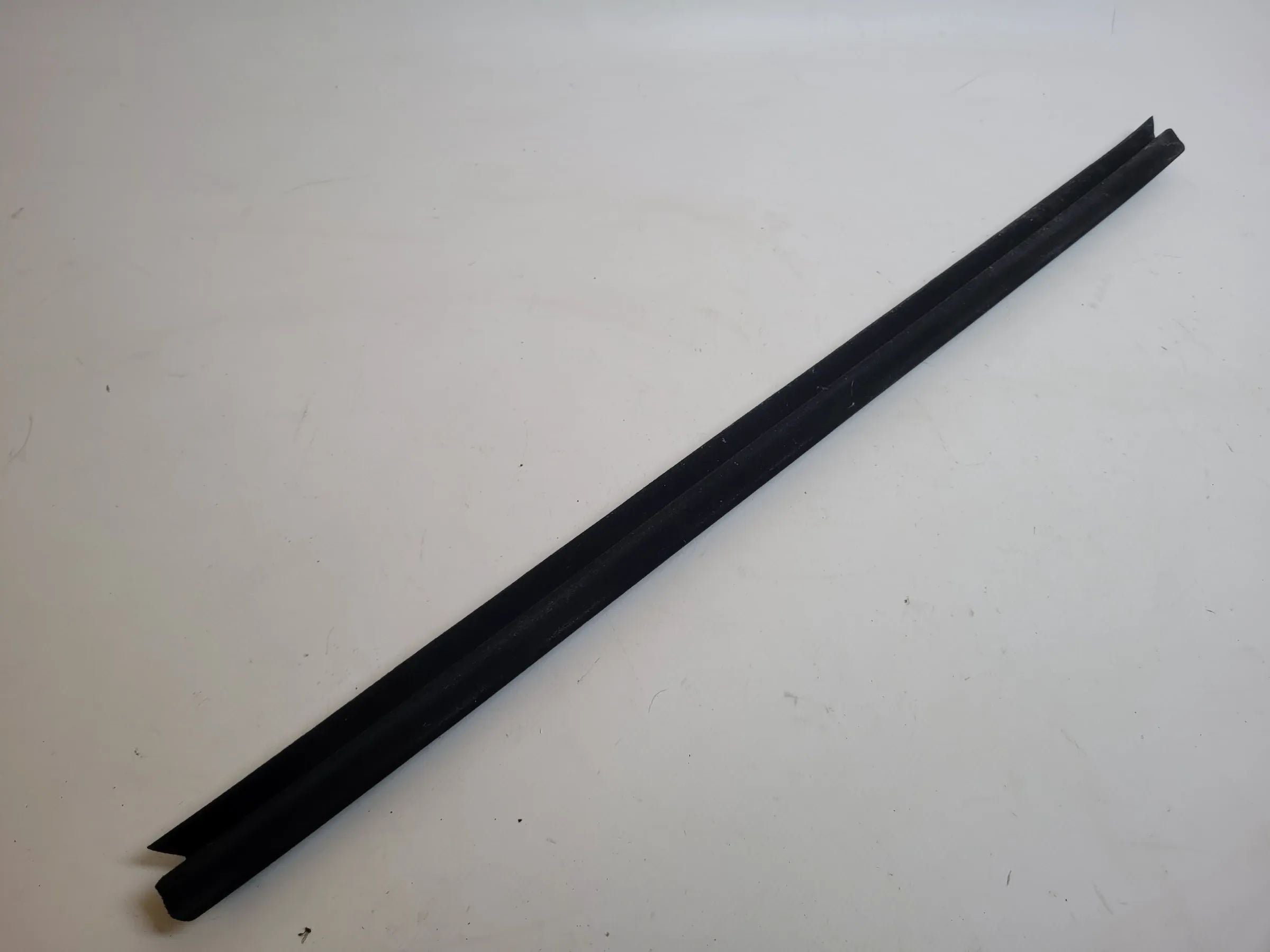 BMW 3er Touring E91 Schachtleiste Dichtung 1 Vorne Links Innen 17033 Original