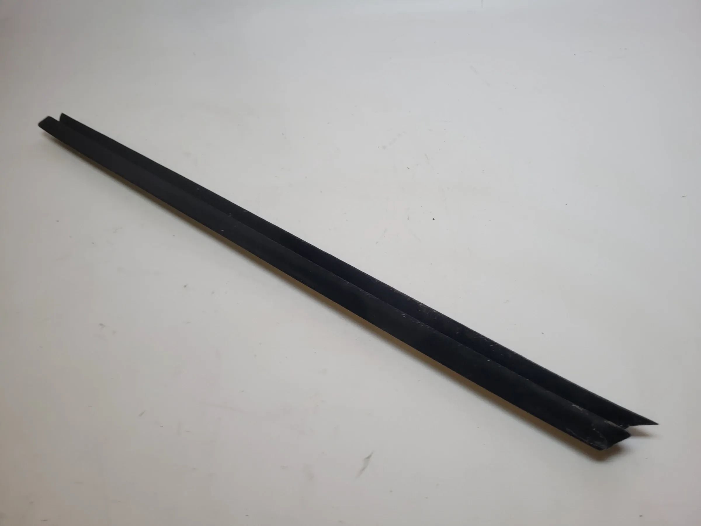 BMW 3er Touring E91 Schachtleiste Dichtung 1 Vorne Links Innen 17033 Original