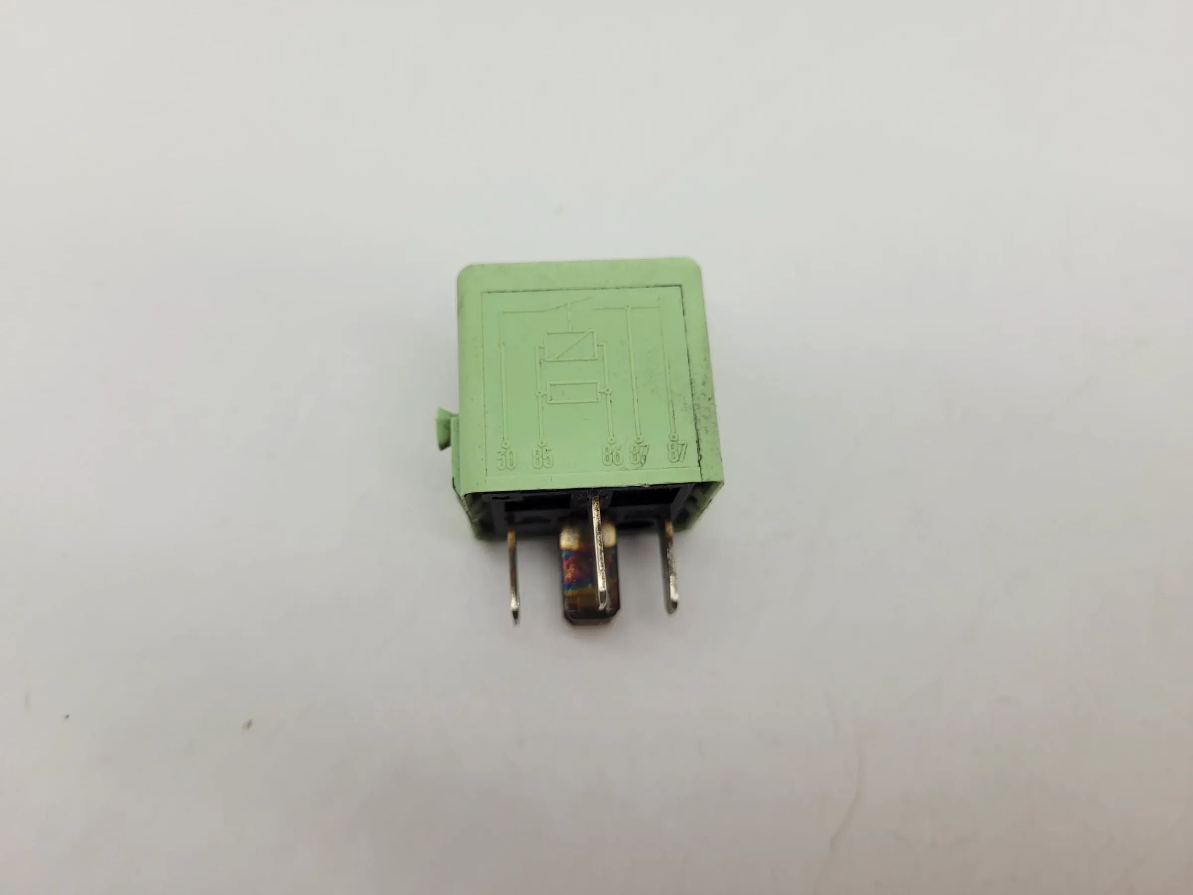 Original BMW 3er/5er E36/E39/E46 etc Relais Grün 61.36-8373700