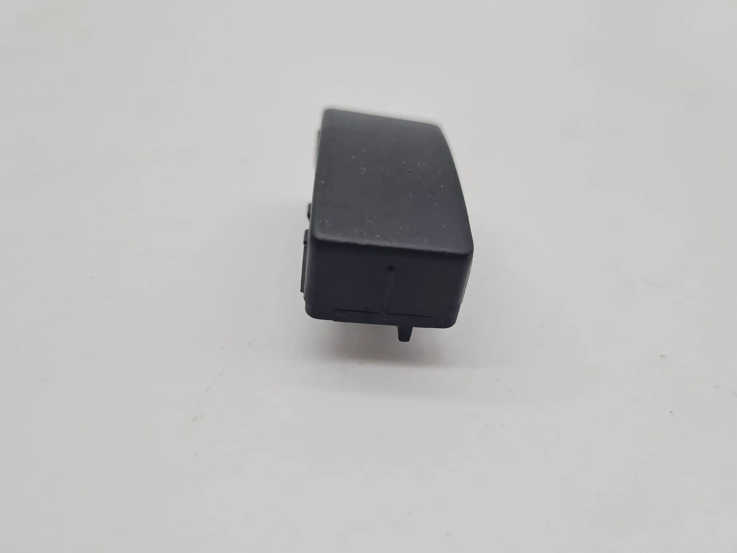 BMW 7er E38 Seiten Verkleidung Blindknopf Rechts Vorne 52.10-8150316 Original