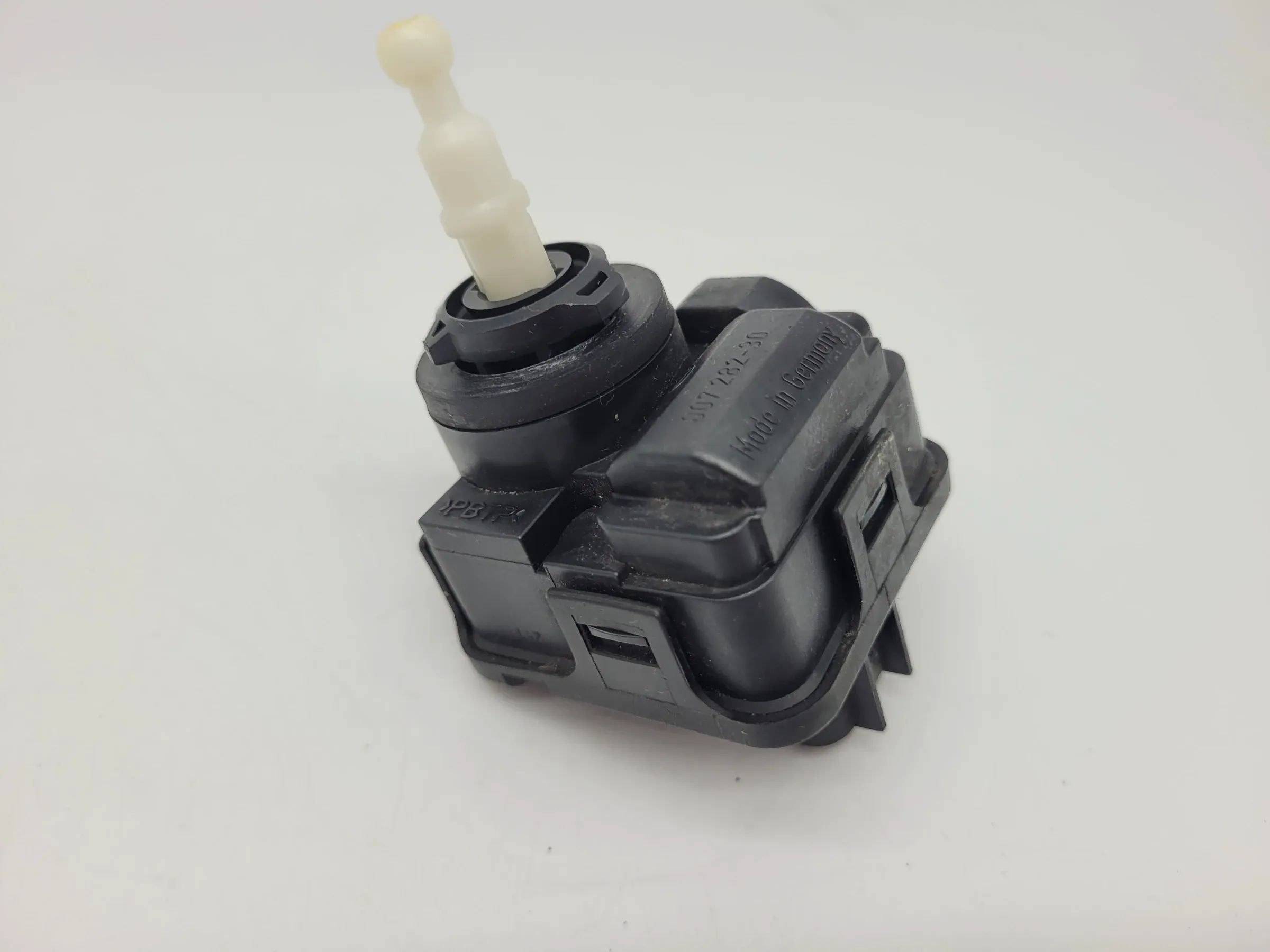 Opel Omega B V94 Scheinwerfer Stellmotor LWR L/R 90492832 (Original)