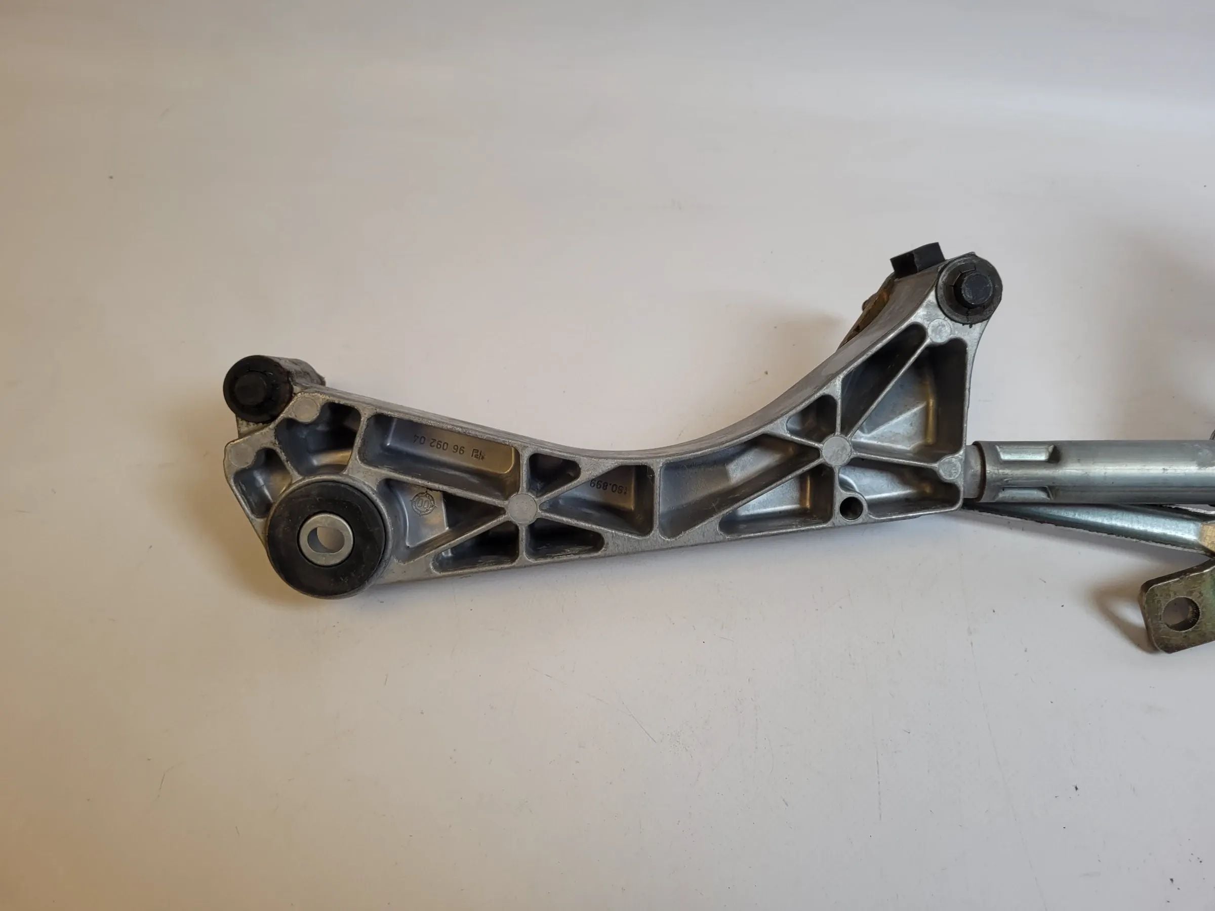 Original Mercedes-Benz C-Klasse (W203) Wischergestänge Vorne A2038240105